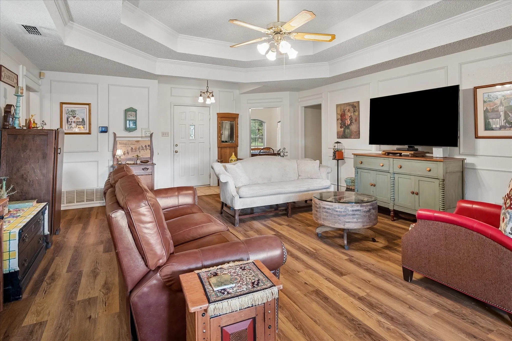 Single Family Residence For Sale in Tarrant County , 8920 Ashcraft Drive, North Richland Hills, Texas 76182, 3 Bedroom, 2 Bathroom, 2 Garage spaces, 1,698 Sqft, built in 1989, mls#21410502, Real Estate Agent in North Richland Hills, Homes For Sale in Tarrant county, Homes For Sale in North Richland Hills, Realtor in North Richland Hills Texas, Real Estate Brokerage Independent Realty Texas, Luminita Cordes Realtor