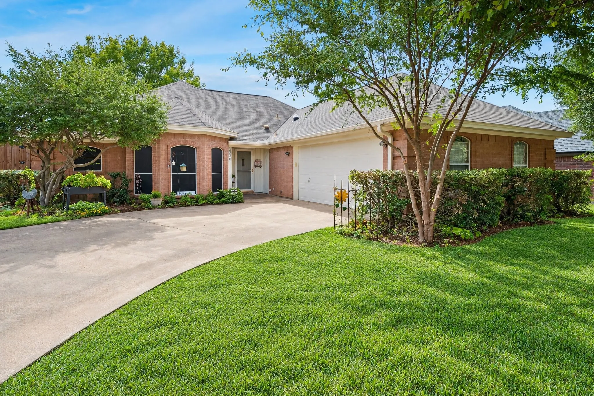 Single Family Residence For Sale