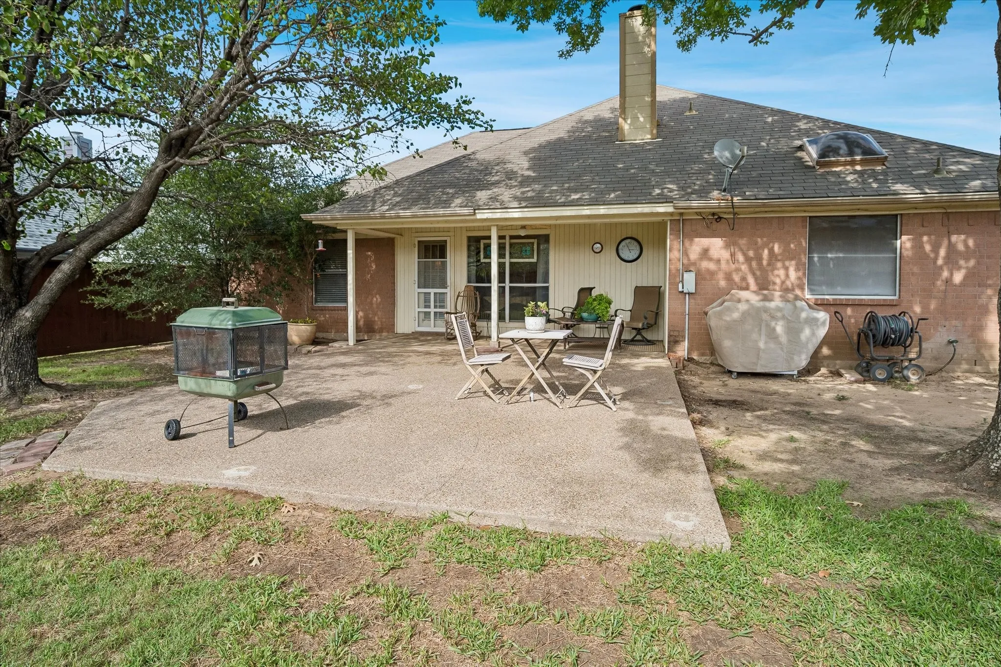 Single Family Residence For Sale in Tarrant County , 8920 Ashcraft Drive, North Richland Hills, Texas 76182, 3 Bedroom, 2 Bathroom, 2 Garage spaces, 1,698 Sqft, built in 1989, mls#21410502, Real Estate Agent in North Richland Hills, Homes For Sale in Tarrant county, Homes For Sale in North Richland Hills, Realtor in North Richland Hills Texas, Real Estate Brokerage Independent Realty Texas, Luminita Cordes Realtor