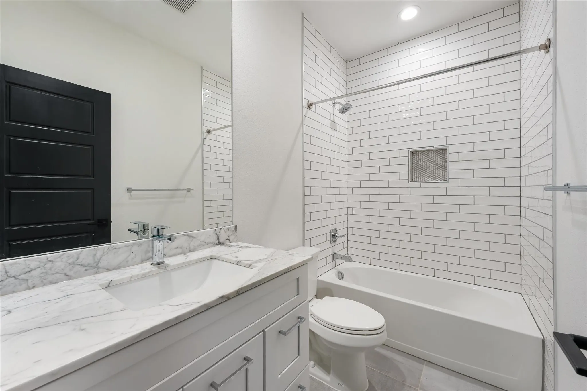 Single Family Residence For Sale in Dallas County , 3001 Fernwood Avenue, Dallas, Texas 75216, 4 Bedroom, 2 Bathroom, 1 Garage spaces, 1,738 Sqft, built in 2021, mls#21410562, Real Estate Agent in Dallas, Homes For Sale in Dallas county, Homes For Sale in Dallas, Realtor in Dallas Texas, Real Estate Brokerage Independent Realty Texas, Luminita Cordes Realtor