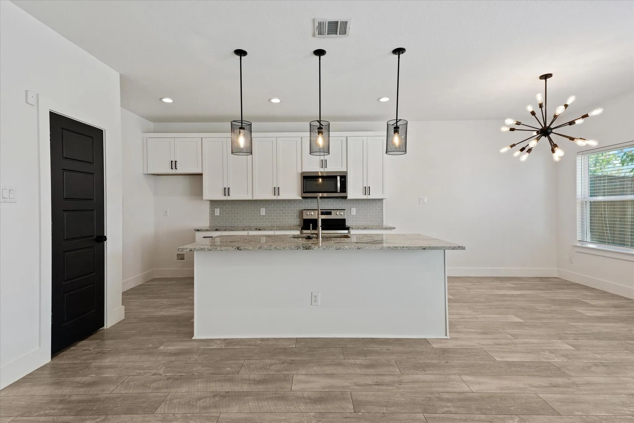 Single Family Residence For Sale in Dallas County , 3001 Fernwood Avenue, Dallas, Texas 75216, 4 Bedroom, 2 Bathroom, 1 Garage spaces, 1,738 Sqft, built in 2021, mls#21410562, Real Estate Agent in Dallas, Homes For Sale in Dallas county, Homes For Sale in Dallas, Realtor in Dallas Texas, Real Estate Brokerage Independent Realty Texas, Luminita Cordes Realtor