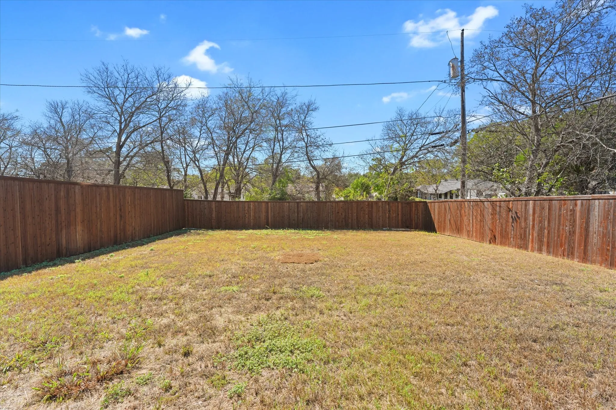 Single Family Residence For Sale in Dallas County , 3001 Fernwood Avenue, Dallas, Texas 75216, 4 Bedroom, 2 Bathroom, 1 Garage spaces, 1,738 Sqft, built in 2021, mls#21410562, Real Estate Agent in Dallas, Homes For Sale in Dallas county, Homes For Sale in Dallas, Realtor in Dallas Texas, Real Estate Brokerage Independent Realty Texas, Luminita Cordes Realtor