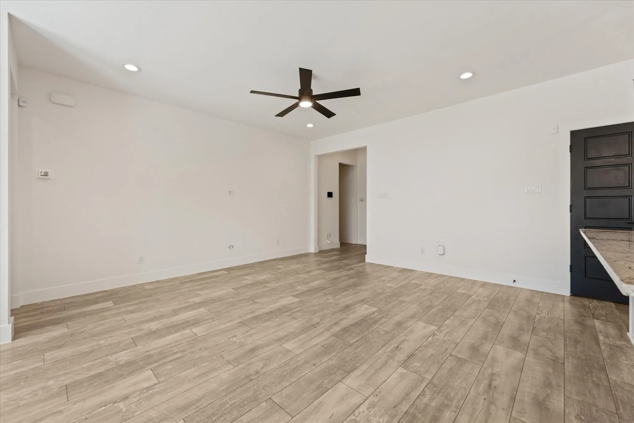Single Family Residence For Sale in Dallas County , 3001 Fernwood Avenue, Dallas, Texas 75216, 4 Bedroom, 2 Bathroom, 1 Garage spaces, 1,738 Sqft, built in 2021, mls#21410562, Real Estate Agent in Dallas, Homes For Sale in Dallas county, Homes For Sale in Dallas, Realtor in Dallas Texas, Real Estate Brokerage Independent Realty Texas, Luminita Cordes Realtor