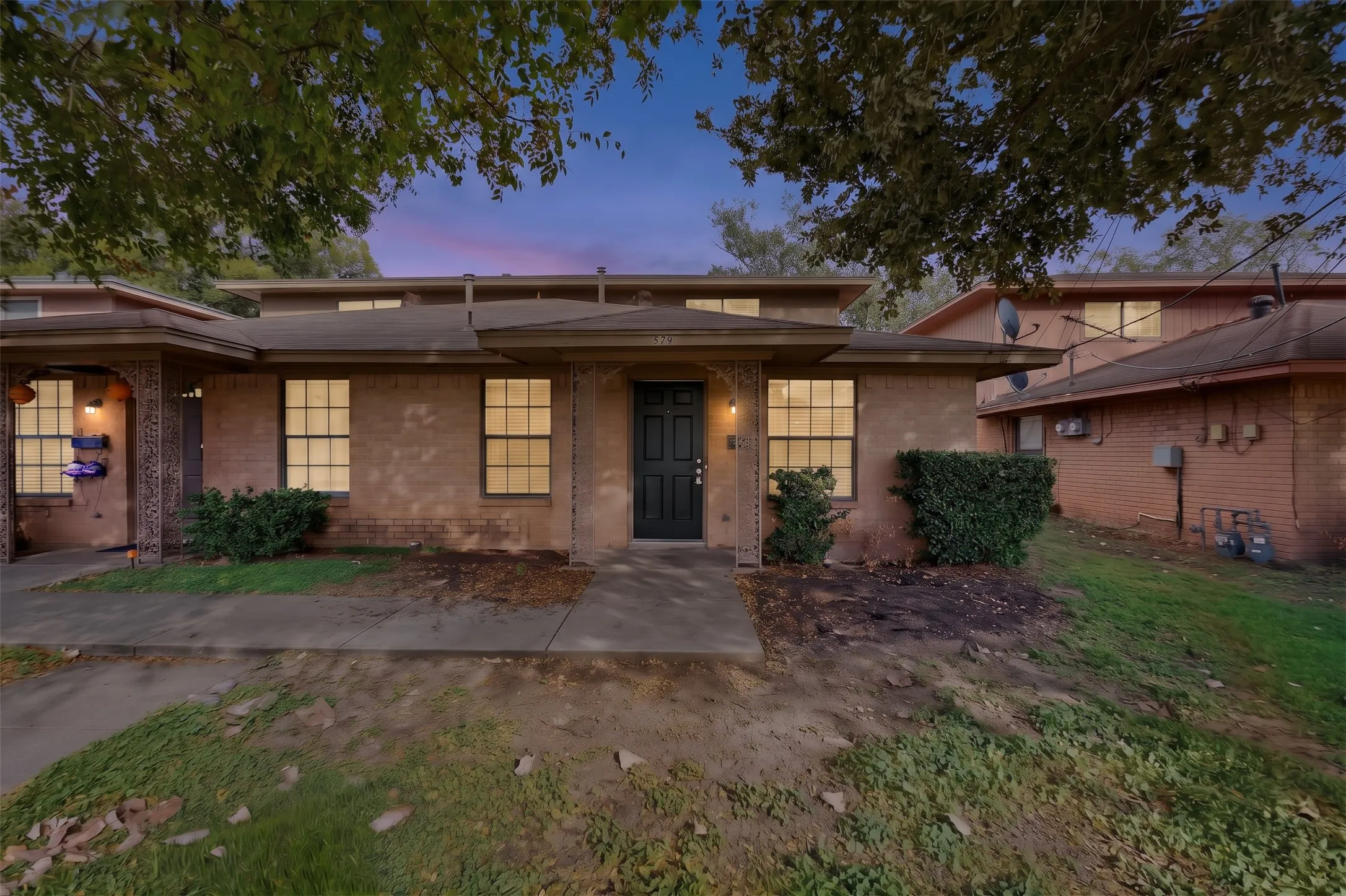 Duplex For Rent in Dallas County , 910 N Nursery Road, Irving, Texas 75061, 2 Bedroom, 2 Bathroom, 2 Garage spaces, 1,122 Sqft, built in 1981, mls#21410402, Real Estate Agent in Irving, Homes For Rent in Dallas county, Homes For Rent in Irving, Realtor in Irving Texas, Real Estate Brokerage Independent Realty Texas, Luminita Cordes Realtor