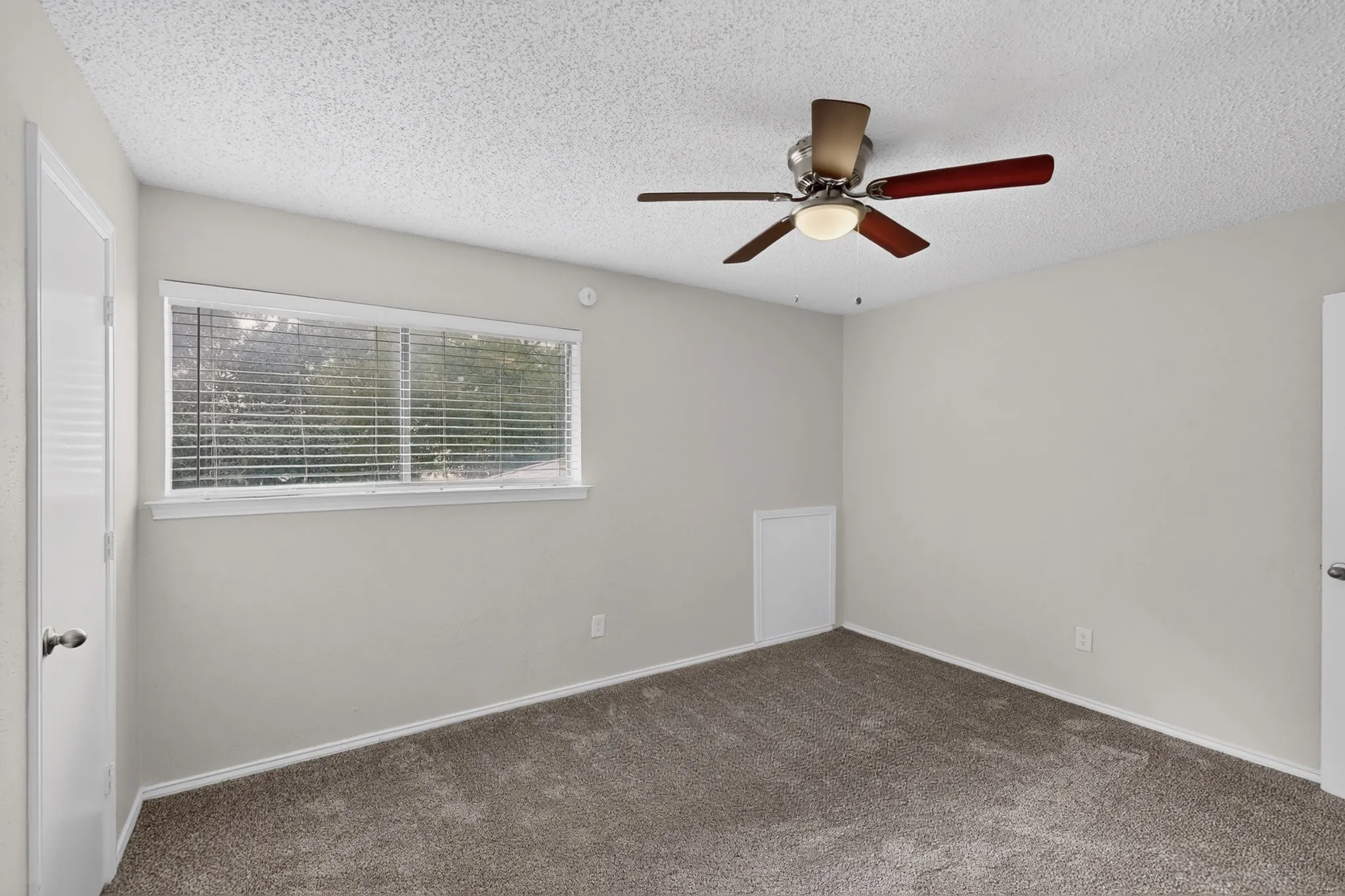 Duplex For Rent in Dallas County , 910 N Nursery Road, Irving, Texas 75061, 2 Bedroom, 2 Bathroom, 2 Garage spaces, 1,122 Sqft, built in 1981, mls#21410402, Real Estate Agent in Irving, Homes For Rent in Dallas county, Homes For Rent in Irving, Realtor in Irving Texas, Real Estate Brokerage Independent Realty Texas, Luminita Cordes Realtor