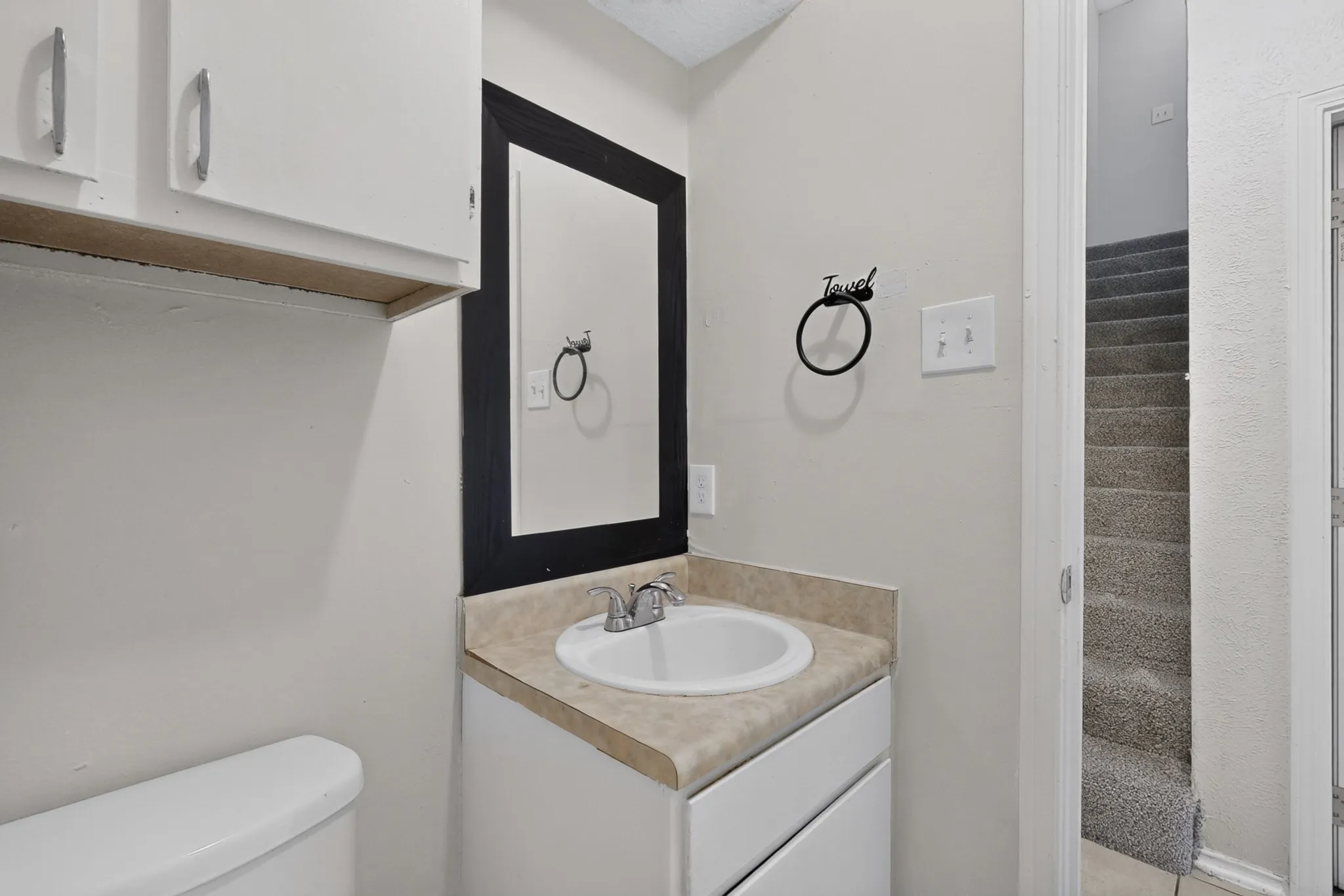 Duplex For Rent in Dallas County , 910 N Nursery Road, Irving, Texas 75061, 2 Bedroom, 2 Bathroom, 2 Garage spaces, 1,122 Sqft, built in 1981, mls#21410402, Real Estate Agent in Irving, Homes For Rent in Dallas county, Homes For Rent in Irving, Realtor in Irving Texas, Real Estate Brokerage Independent Realty Texas, Luminita Cordes Realtor