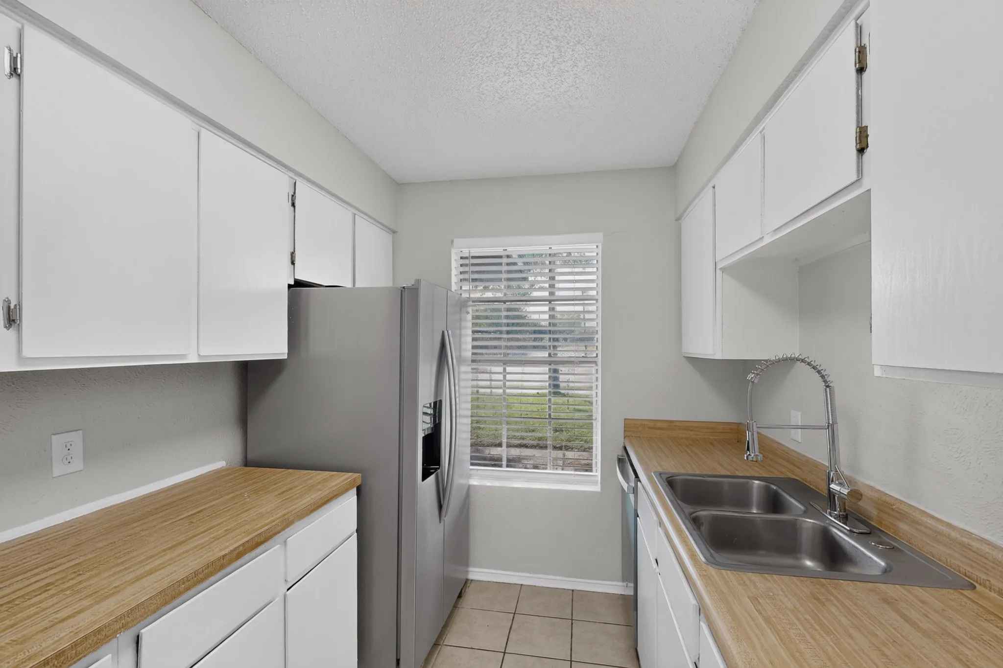 Duplex For Rent in Dallas County , 910 N Nursery Road, Irving, Texas 75061, 2 Bedroom, 2 Bathroom, 2 Garage spaces, 1,122 Sqft, built in 1981, mls#21410402, Real Estate Agent in Irving, Homes For Rent in Dallas county, Homes For Rent in Irving, Realtor in Irving Texas, Real Estate Brokerage Independent Realty Texas, Luminita Cordes Realtor