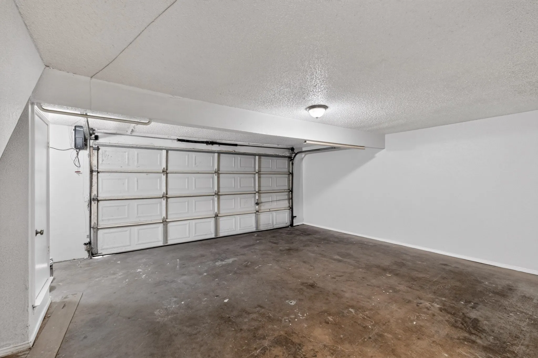 Duplex For Rent in Dallas County , 910 N Nursery Road, Irving, Texas 75061, 2 Bedroom, 2 Bathroom, 2 Garage spaces, 1,122 Sqft, built in 1981, mls#21410402, Real Estate Agent in Irving, Homes For Rent in Dallas county, Homes For Rent in Irving, Realtor in Irving Texas, Real Estate Brokerage Independent Realty Texas, Luminita Cordes Realtor