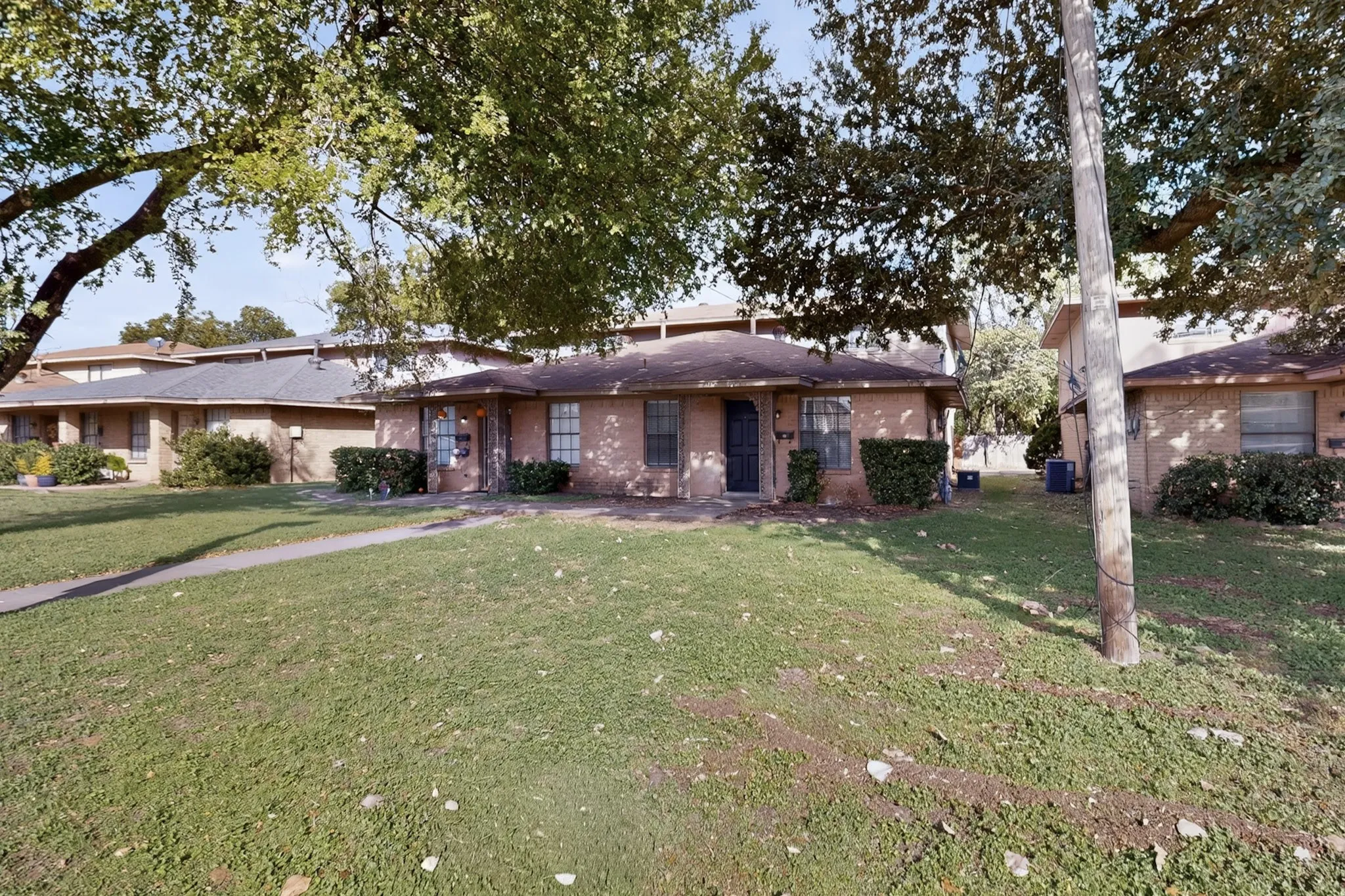 Duplex For Rent in Dallas County , 910 N Nursery Road, Irving, Texas 75061, 2 Bedroom, 2 Bathroom, 2 Garage spaces, 1,122 Sqft, built in 1981, mls#21410402, Real Estate Agent in Irving, Homes For Rent in Dallas county, Homes For Rent in Irving, Realtor in Irving Texas, Real Estate Brokerage Independent Realty Texas, Luminita Cordes Realtor