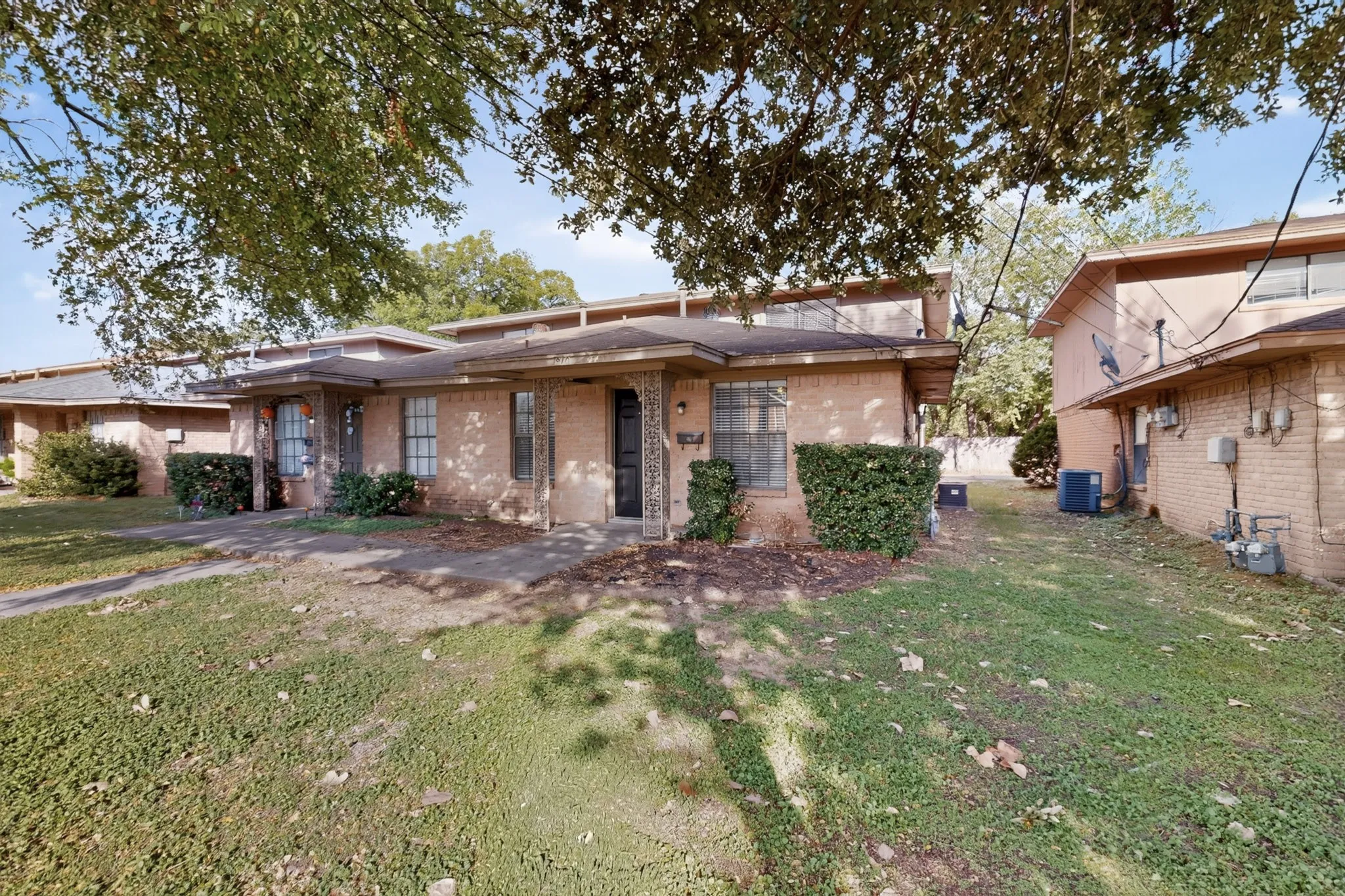 Duplex For Rent in Dallas County , 910 N Nursery Road, Irving, Texas 75061, 2 Bedroom, 2 Bathroom, 2 Garage spaces, 1,122 Sqft, built in 1981, mls#21410402, Real Estate Agent in Irving, Homes For Rent in Dallas county, Homes For Rent in Irving, Realtor in Irving Texas, Real Estate Brokerage Independent Realty Texas, Luminita Cordes Realtor
