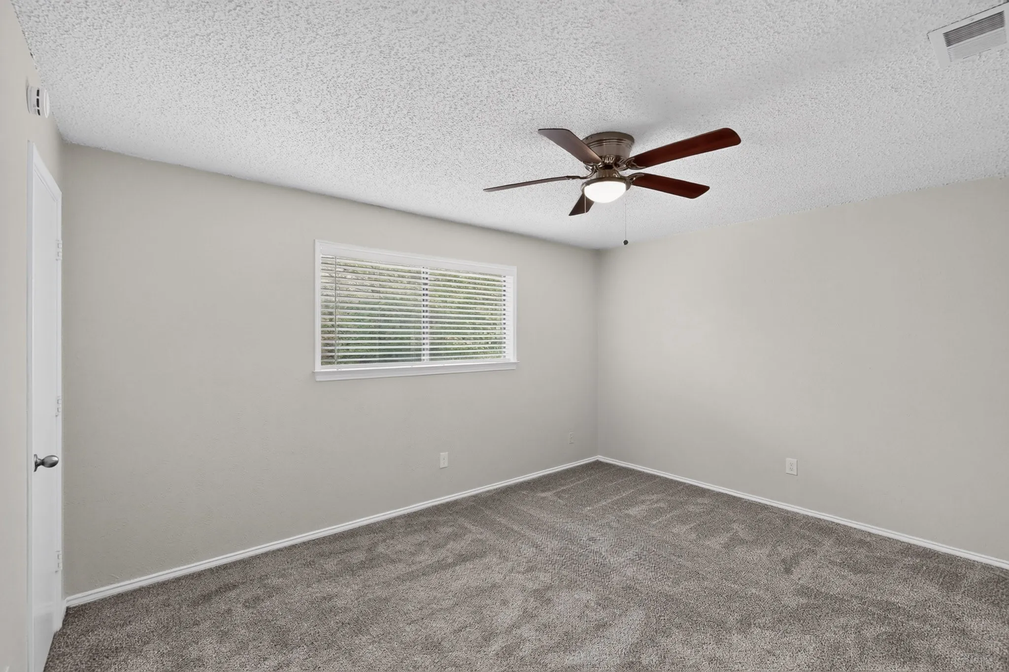 Duplex For Rent in Dallas County , 910 N Nursery Road, Irving, Texas 75061, 2 Bedroom, 2 Bathroom, 2 Garage spaces, 1,122 Sqft, built in 1981, mls#21410402, Real Estate Agent in Irving, Homes For Rent in Dallas county, Homes For Rent in Irving, Realtor in Irving Texas, Real Estate Brokerage Independent Realty Texas, Luminita Cordes Realtor