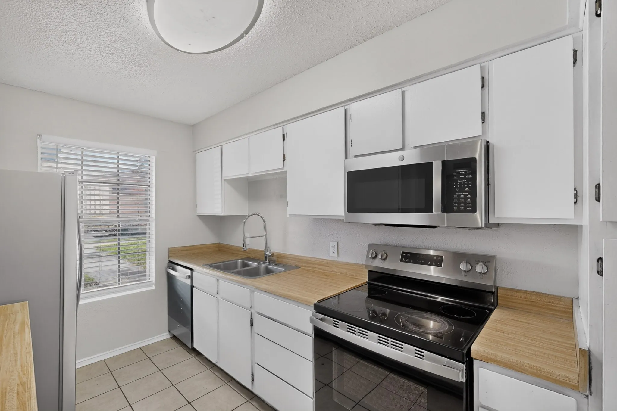 Duplex For Rent in Dallas County , 910 N Nursery Road, Irving, Texas 75061, 2 Bedroom, 2 Bathroom, 2 Garage spaces, 1,122 Sqft, built in 1981, mls#21410402, Real Estate Agent in Irving, Homes For Rent in Dallas county, Homes For Rent in Irving, Realtor in Irving Texas, Real Estate Brokerage Independent Realty Texas, Luminita Cordes Realtor