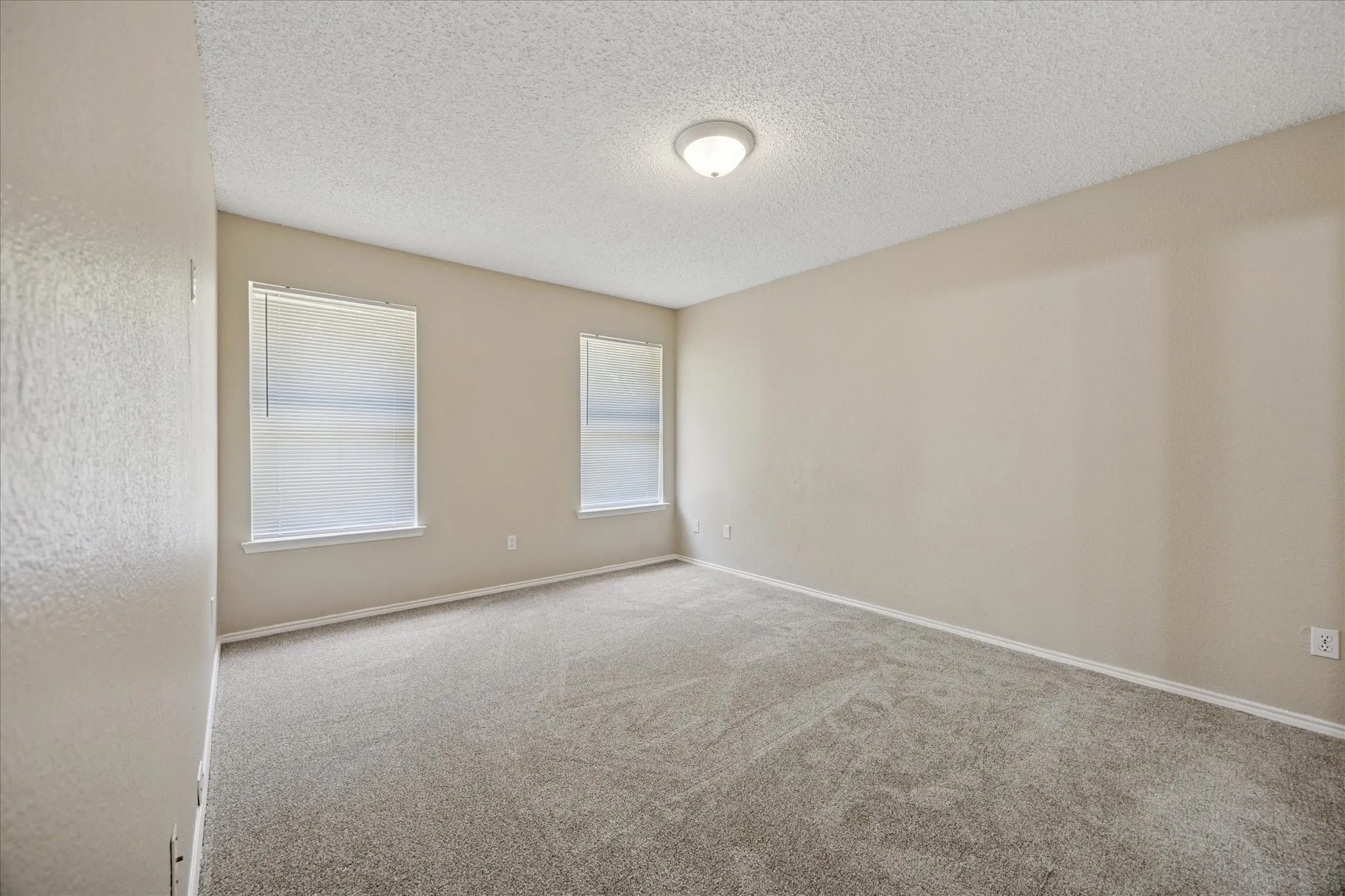Single Family Residence For Rent in Tarrant County , 10209 Westward Drive, Fort Worth, Texas 76108, 3 Bedroom, 2 Bathroom, 2 Garage spaces, 1,288 Sqft, built in 1994, mls#21410261, Real Estate Agent in Fort Worth, Homes For Rent in Tarrant county, Homes For Rent in Fort Worth, Realtor in Fort Worth Texas, Real Estate Brokerage Independent Realty Texas, Luminita Cordes Realtor