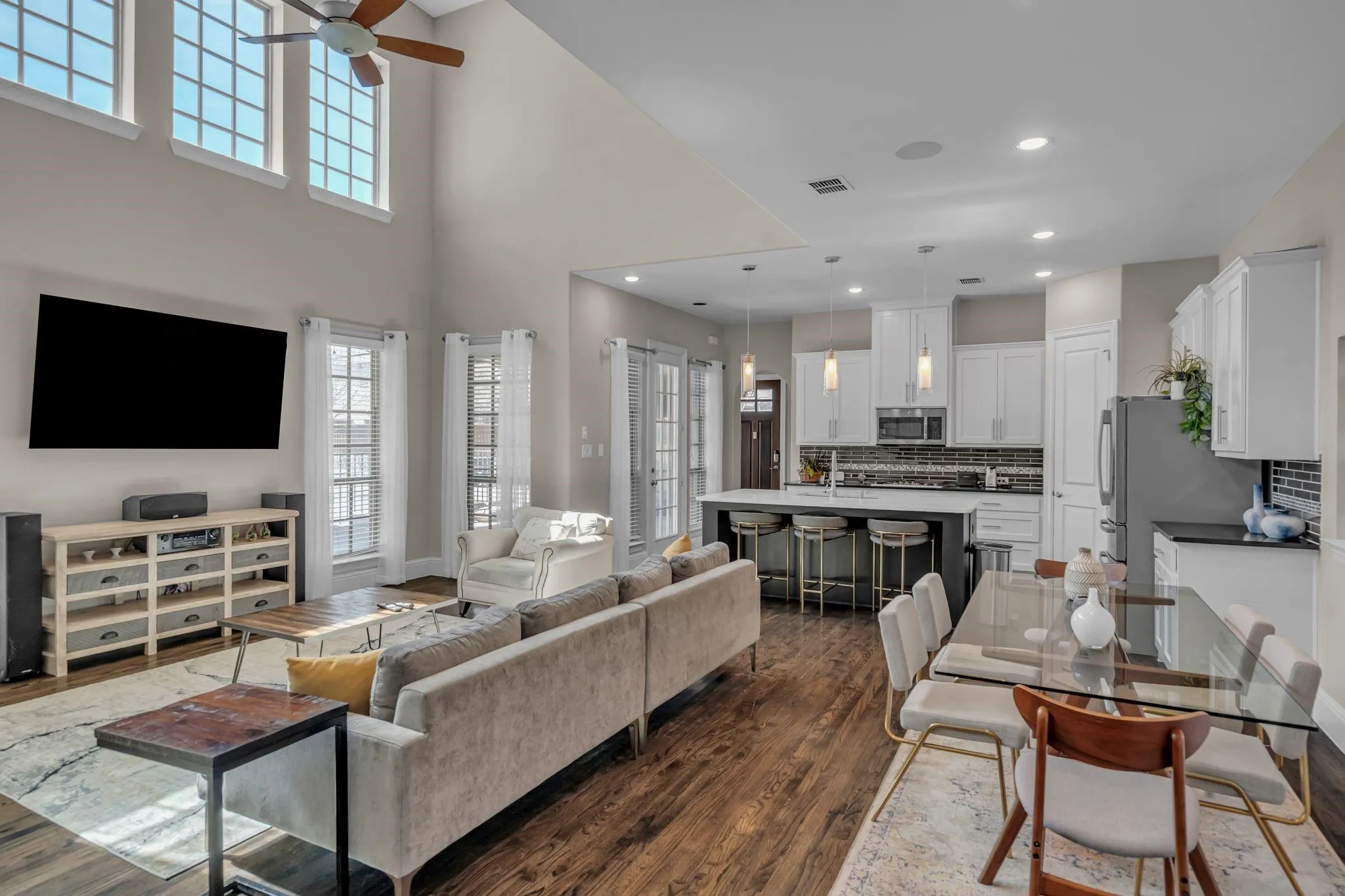 Single Family Residence For Rent in Denton County , 350 Loma Alta Drive, Flower Mound, Texas 75022, 4 Bedroom, 3 Bathroom, 2 Garage spaces, 2,336 Sqft, built in 2016, mls#21410857, Real Estate Agent in Flower Mound, Homes For Rent in Denton county, Homes For Rent in Flower Mound, Realtor in Flower Mound Texas, Real Estate Brokerage Independent Realty Texas, Luminita Cordes Realtor