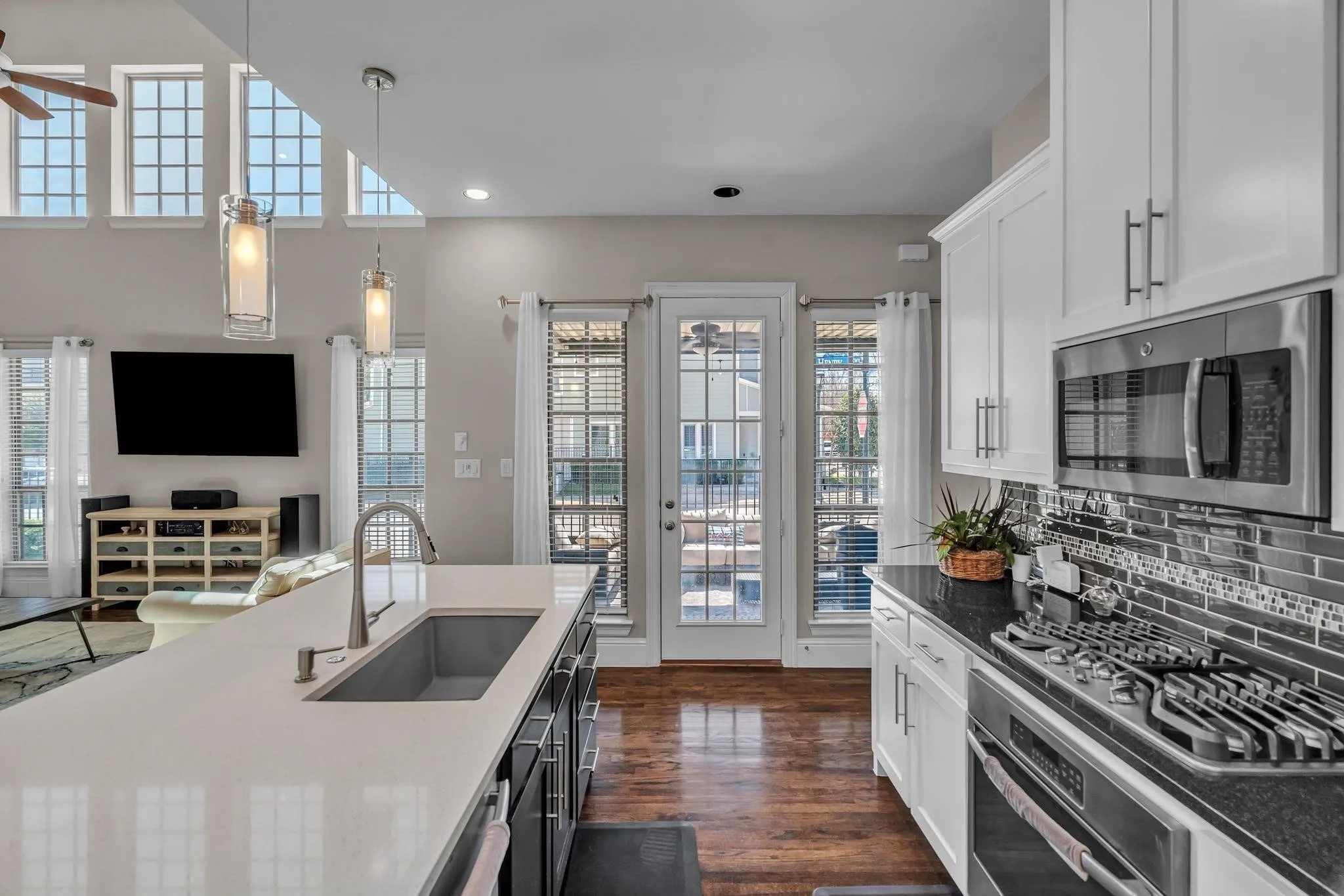 Single Family Residence For Rent in Denton County , 350 Loma Alta Drive, Flower Mound, Texas 75022, 4 Bedroom, 3 Bathroom, 2 Garage spaces, 2,336 Sqft, built in 2016, mls#21410857, Real Estate Agent in Flower Mound, Homes For Rent in Denton county, Homes For Rent in Flower Mound, Realtor in Flower Mound Texas, Real Estate Brokerage Independent Realty Texas, Luminita Cordes Realtor