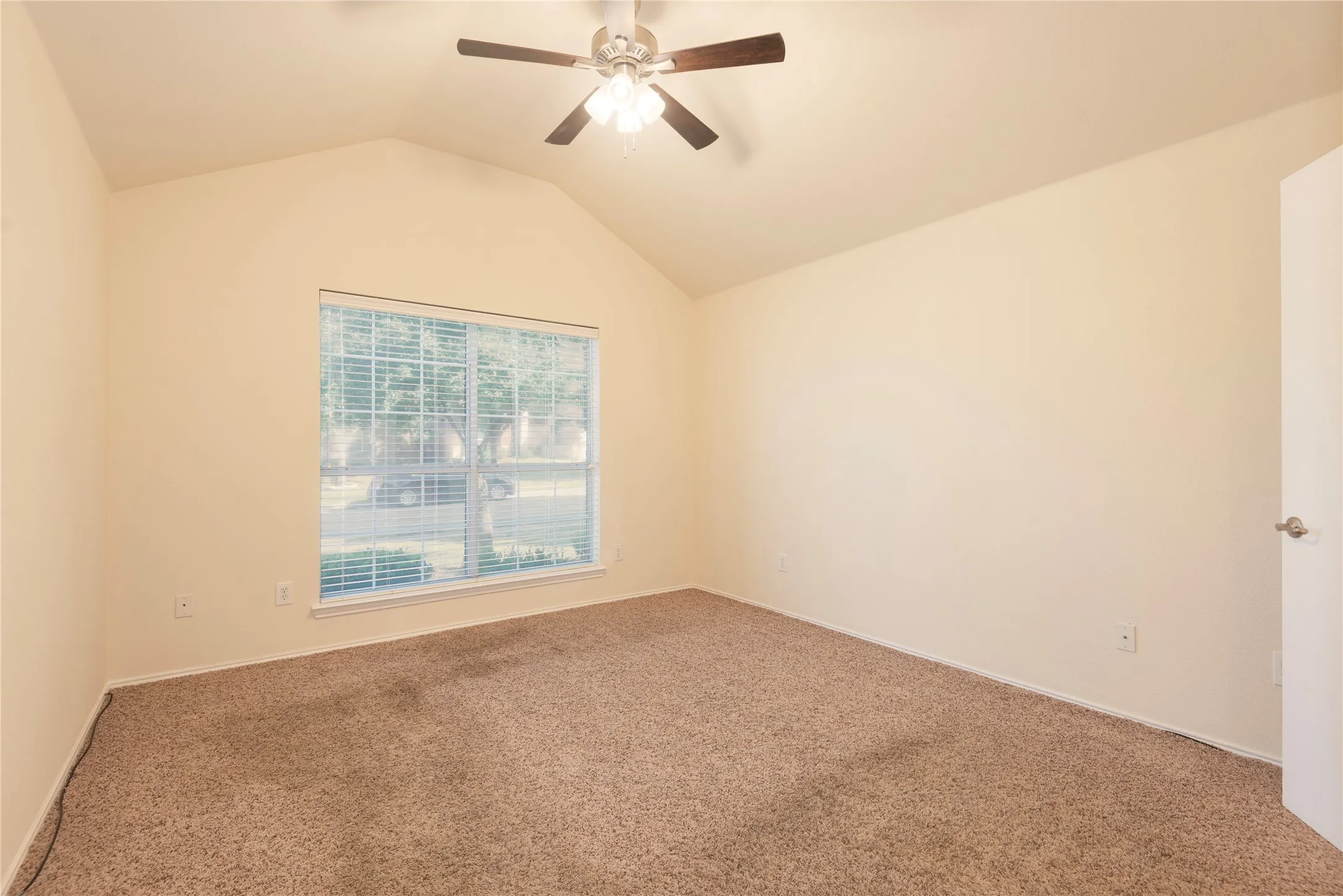 Single Family Residence For Sale in Collin County , 1105 Antoinette Drive, Princeton, Texas 75407, 3 Bedroom, 2 Bathroom, 2 Garage spaces, 1,502 Sqft, built in 2006, mls#21410719, Real Estate Agent in Princeton, Homes For Sale in Collin county, Homes For Sale in Princeton, Realtor in Princeton Texas, Real Estate Brokerage Independent Realty Texas, Luminita Cordes Realtor