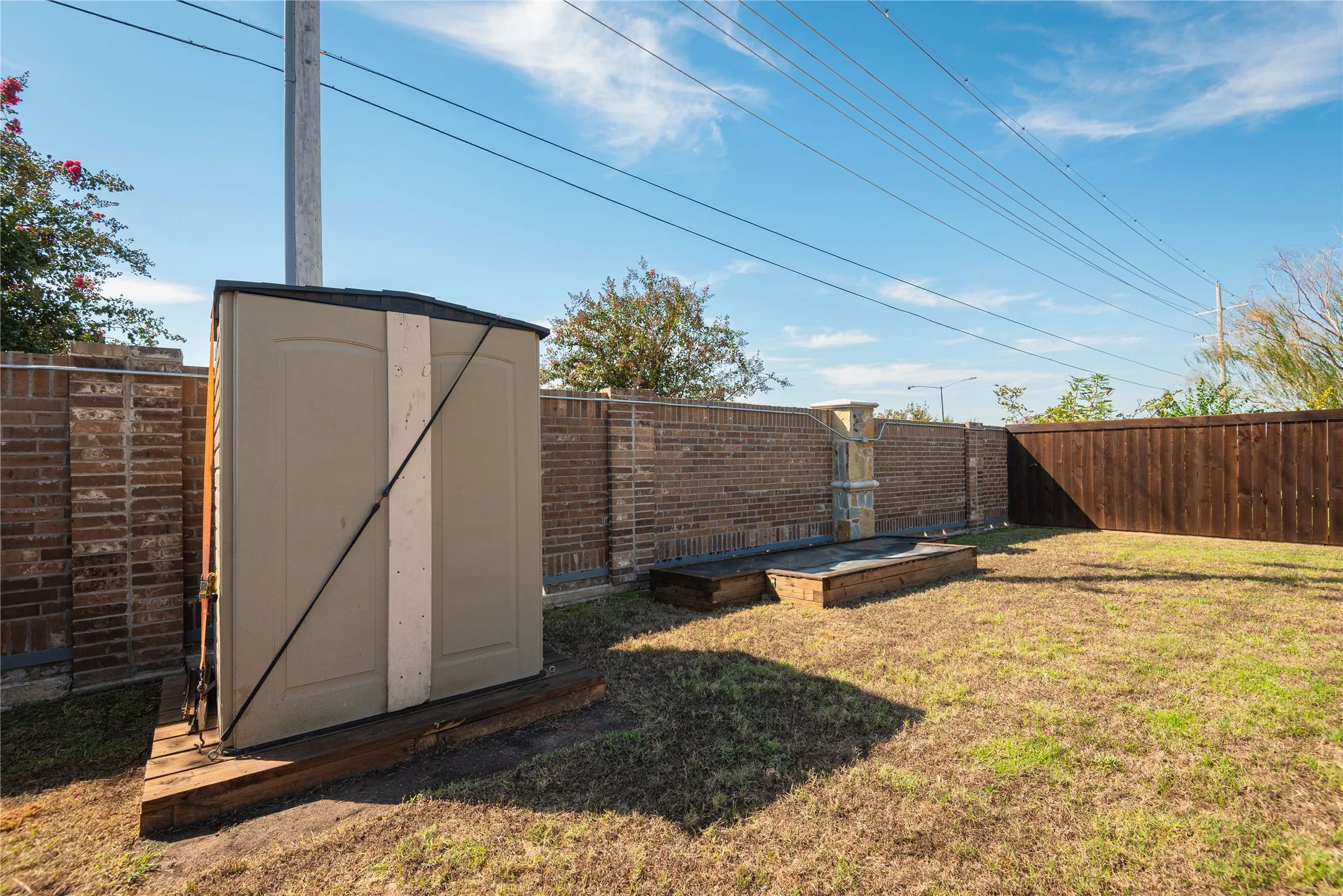 Storage shed