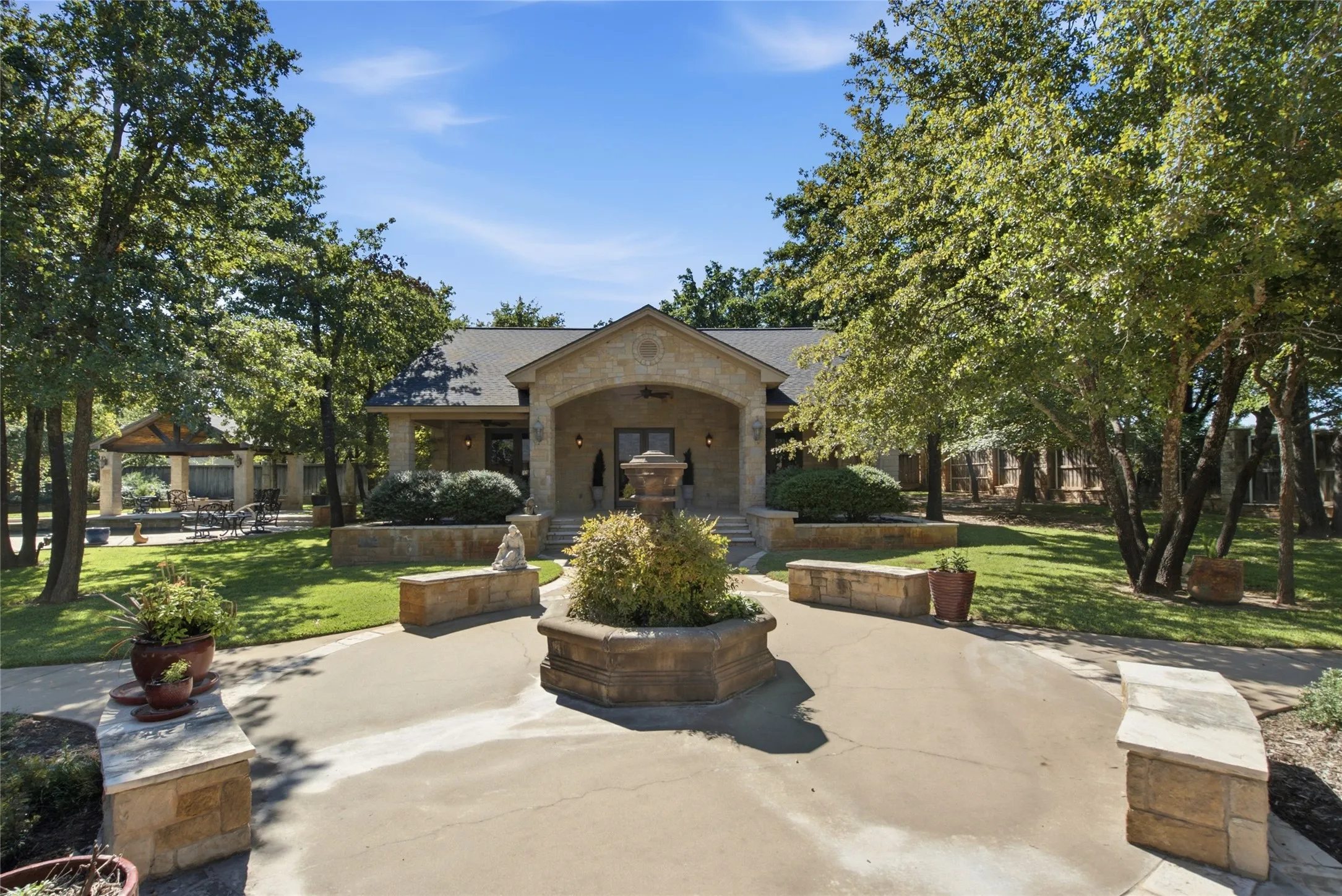 Single Family Residence For Sale in Erath County , 497 Timbercreek Circle, Stephenville, Texas 76401, 4 Bedroom, 6 Bathroom, 3 Garage spaces, 6,640 Sqft, built in 2009, mls#21409447, Real Estate Agent in Stephenville, Homes For Sale in Erath county, Homes For Sale in Stephenville, Realtor in Stephenville Texas, Real Estate Brokerage Independent Realty Texas, Luminita Cordes Realtor