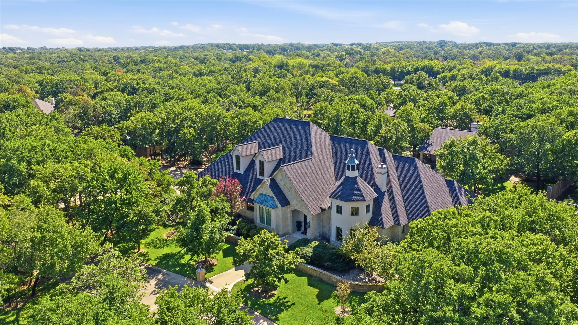 Single Family Residence For Sale in Erath County , 497 Timbercreek Circle, Stephenville, Texas 76401, 4 Bedroom, 6 Bathroom, 3 Garage spaces, 6,640 Sqft, built in 2009, mls#21409447, Real Estate Agent in Stephenville, Homes For Sale in Erath county, Homes For Sale in Stephenville, Realtor in Stephenville Texas, Real Estate Brokerage Independent Realty Texas, Luminita Cordes Realtor