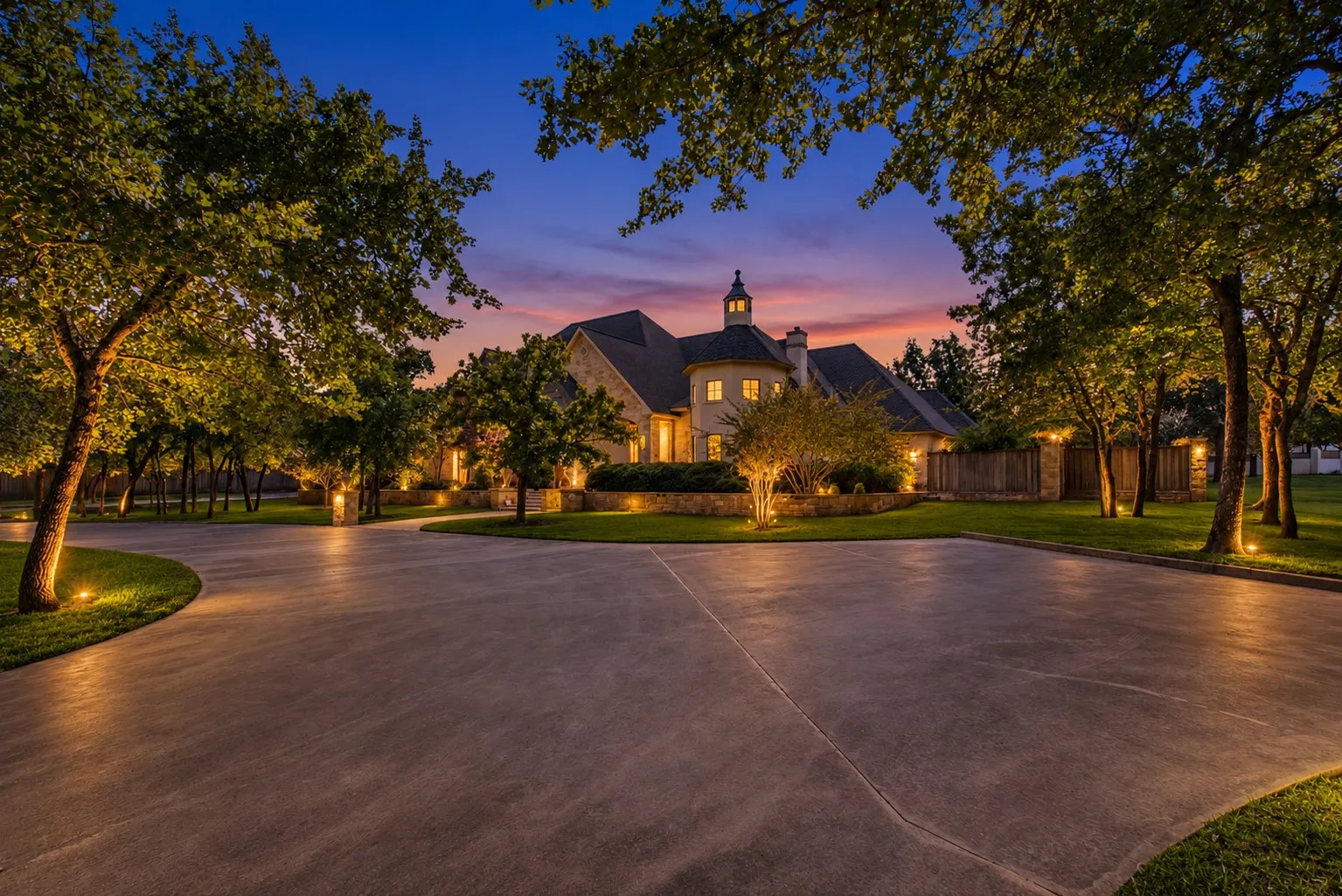 Single Family Residence For Sale in Erath County , 497 Timbercreek Circle, Stephenville, Texas 76401, 4 Bedroom, 6 Bathroom, 3 Garage spaces, 6,640 Sqft, built in 2009, mls#21409447, Real Estate Agent in Stephenville, Homes For Sale in Erath county, Homes For Sale in Stephenville, Realtor in Stephenville Texas, Real Estate Brokerage Independent Realty Texas, Luminita Cordes Realtor
