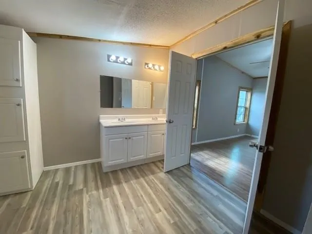 Mobile Home For Rent in Grayson County , 309 Jones Circle, Pottsboro, Texas 75076, 4 Bedroom, 2 Bathroom, Garage spaces, 1,456 Sqft, built in 2019, mls#21410865, Real Estate Agent in Pottsboro, Homes For Rent in Grayson county, Homes For Rent in Pottsboro, Realtor in Pottsboro Texas, Real Estate Brokerage Independent Realty Texas, Luminita Cordes Realtor