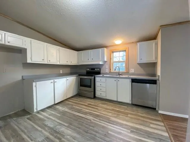 Mobile Home For Rent in Grayson County , 309 Jones Circle, Pottsboro, Texas 75076, 4 Bedroom, 2 Bathroom, Garage spaces, 1,456 Sqft, built in 2019, mls#21410865, Real Estate Agent in Pottsboro, Homes For Rent in Grayson county, Homes For Rent in Pottsboro, Realtor in Pottsboro Texas, Real Estate Brokerage Independent Realty Texas, Luminita Cordes Realtor