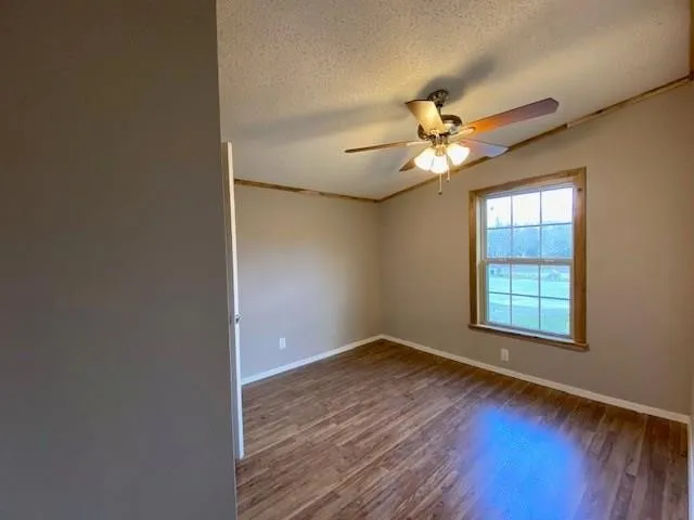 Mobile Home For Rent in Grayson County , 309 Jones Circle, Pottsboro, Texas 75076, 4 Bedroom, 2 Bathroom, Garage spaces, 1,456 Sqft, built in 2019, mls#21410865, Real Estate Agent in Pottsboro, Homes For Rent in Grayson county, Homes For Rent in Pottsboro, Realtor in Pottsboro Texas, Real Estate Brokerage Independent Realty Texas, Luminita Cordes Realtor