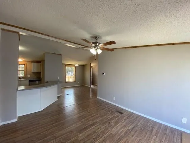 Mobile Home For Rent in Grayson County , 309 Jones Circle, Pottsboro, Texas 75076, 4 Bedroom, 2 Bathroom, Garage spaces, 1,456 Sqft, built in 2019, mls#21410865, Real Estate Agent in Pottsboro, Homes For Rent in Grayson county, Homes For Rent in Pottsboro, Realtor in Pottsboro Texas, Real Estate Brokerage Independent Realty Texas, Luminita Cordes Realtor