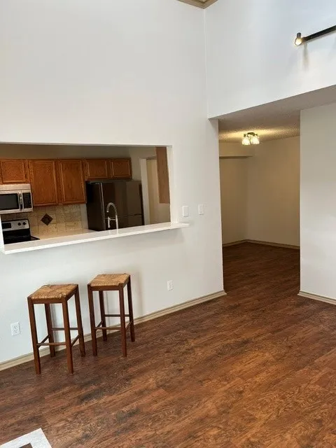 Townhouse For Rent in Rockwall County , 5537 Canada Court, Rockwall, Texas 75032, 2 Bedroom, 2 Bathroom, 2 Garage spaces, 1,534 Sqft, built in 1987, mls#21410574, Real Estate Agent in Rockwall, Homes For Rent in Rockwall county, Homes For Rent in Rockwall, Realtor in Rockwall Texas, Real Estate Brokerage Independent Realty Texas, Luminita Cordes Realtor