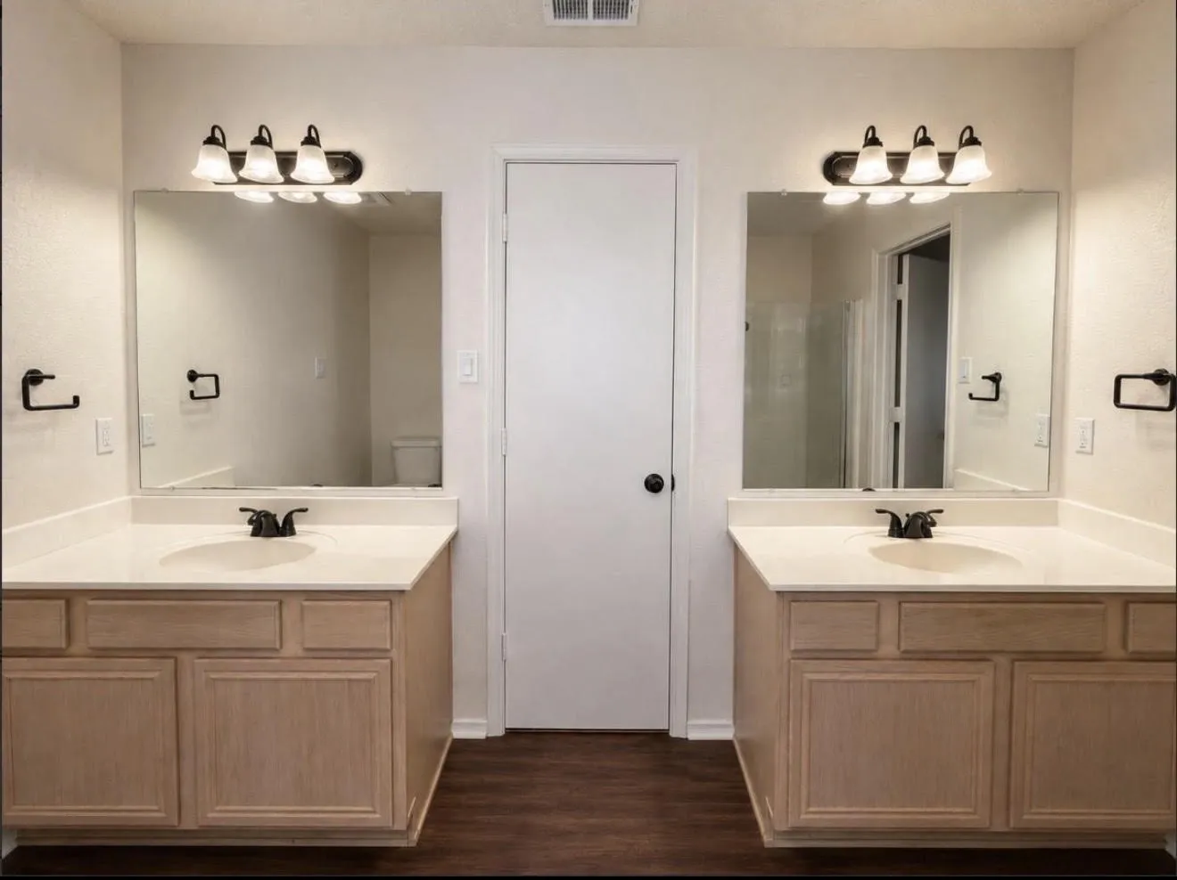 Single Family Residence For Rent in Tarrant County , 6409 Riverwater Trail, Fort Worth, Texas 76179, 3 Bedroom, 2 Bathroom, 2 Garage spaces, 1,461 Sqft, built in 2000, mls#21408865, Real Estate Agent in Fort Worth, Homes For Rent in Tarrant county, Homes For Rent in Fort Worth, Realtor in Fort Worth Texas, Real Estate Brokerage Independent Realty Texas, Luminita Cordes Realtor