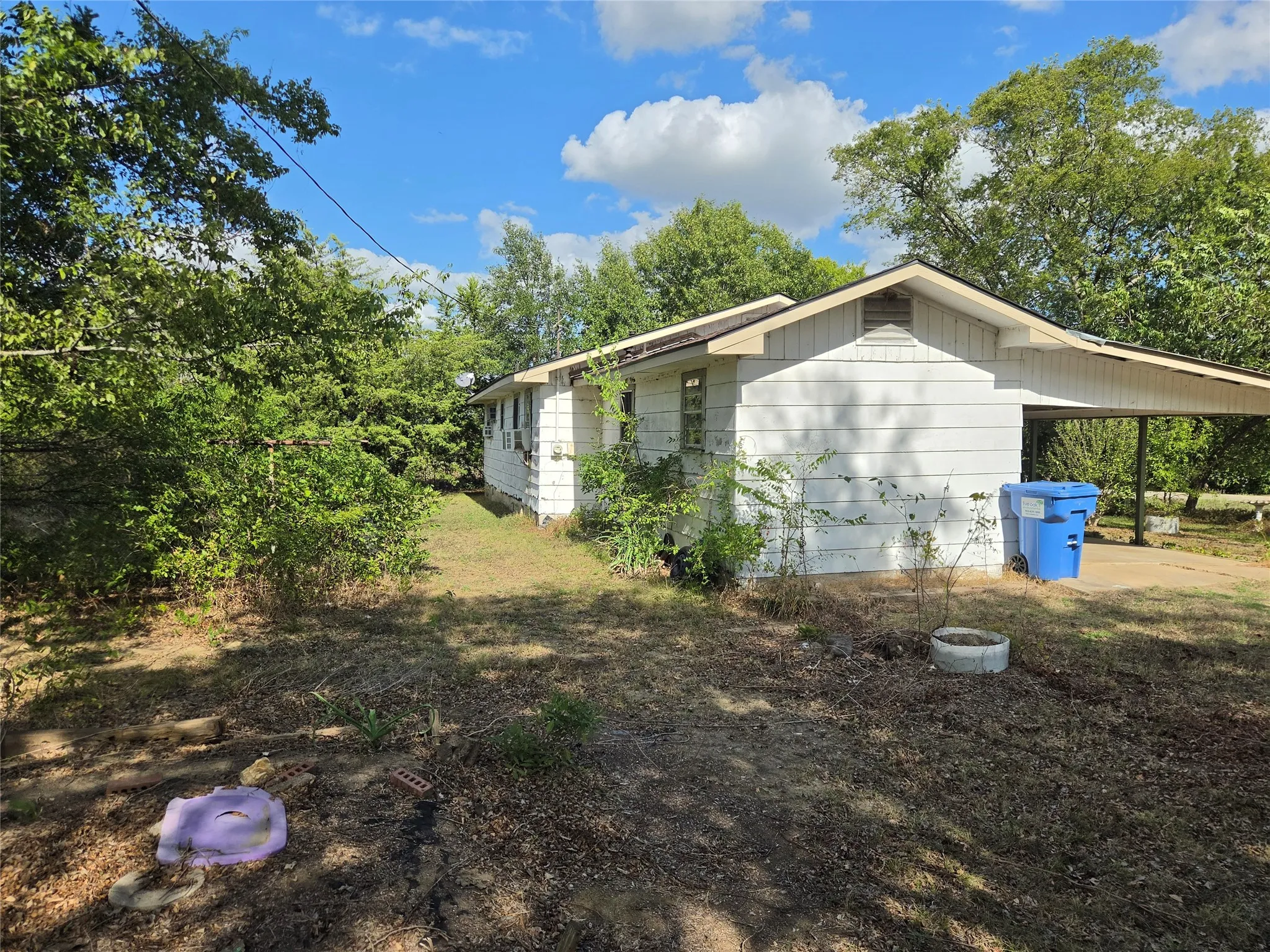 Single Family Residence For Sale in Hopkins County , 1513 Farm Road 3236, Sulphur Springs, Texas 75482, 2 Bedroom, 1 Bathroom, Garage spaces, 1,488 Sqft, built in 1960, mls#21410141, Real Estate Agent in Sulphur Springs, Homes For Sale in Hopkins county, Homes For Sale in Sulphur Springs, Realtor in Sulphur Springs Texas, Real Estate Brokerage Independent Realty Texas, Luminita Cordes Realtor