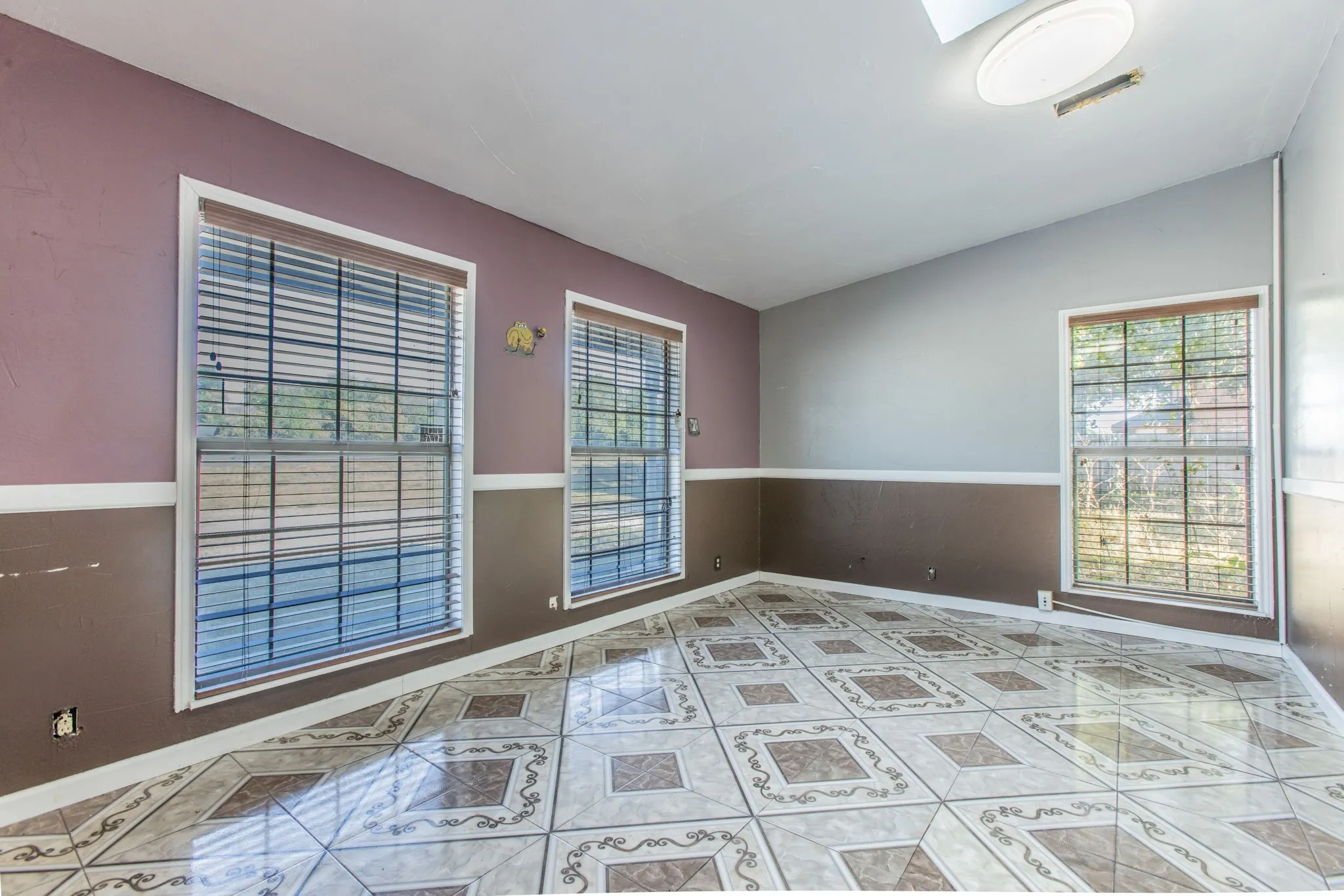 Office For Sale in Mc Lennan County , 3715 Bellmead Drive, Bellmead, Texas 76705, 0, 0, Garage spaces, 0 Sqft, built in 1987, mls#21393937, Real Estate Agent in Bellmead, Homes For Sale in Mc Lennan county, Homes For Sale in Bellmead, Realtor in Bellmead Texas, Real Estate Brokerage Independent Realty Texas, Luminita Cordes Realtor