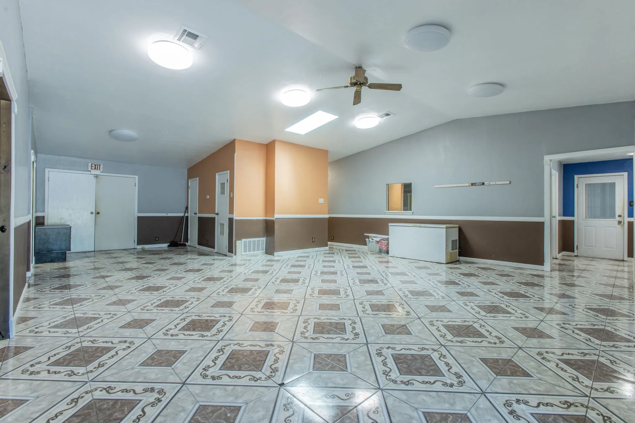 Office For Sale in Mc Lennan County , 3715 Bellmead Drive, Bellmead, Texas 76705, 0, 0, Garage spaces, 0 Sqft, built in 1987, mls#21393937, Real Estate Agent in Bellmead, Homes For Sale in Mc Lennan county, Homes For Sale in Bellmead, Realtor in Bellmead Texas, Real Estate Brokerage Independent Realty Texas, Luminita Cordes Realtor
