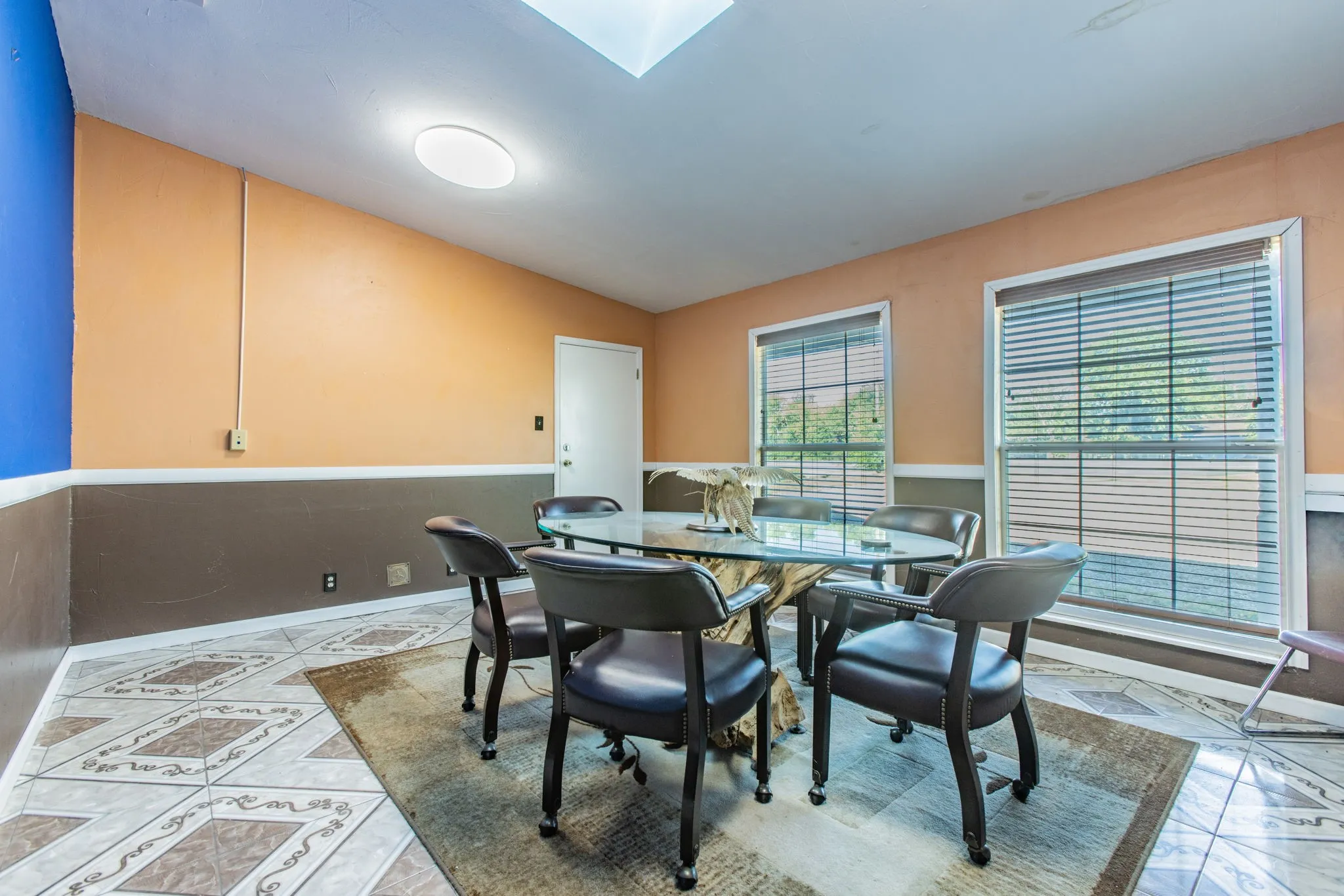 Office For Sale in Mc Lennan County , 3715 Bellmead Drive, Bellmead, Texas 76705, 0, 0, Garage spaces, 0 Sqft, built in 1987, mls#21393937, Real Estate Agent in Bellmead, Homes For Sale in Mc Lennan county, Homes For Sale in Bellmead, Realtor in Bellmead Texas, Real Estate Brokerage Independent Realty Texas, Luminita Cordes Realtor