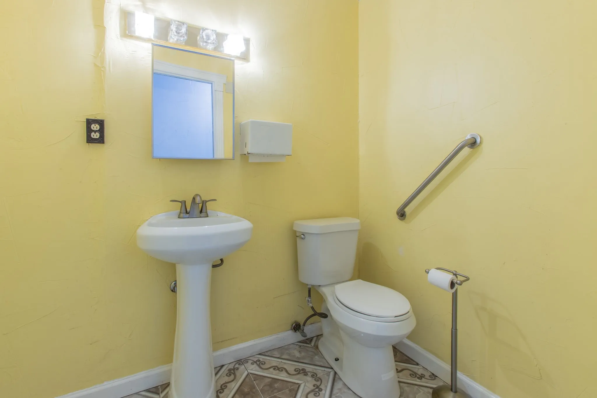Office For Sale in Mc Lennan County , 3715 Bellmead Drive, Bellmead, Texas 76705, 0, 0, Garage spaces, 0 Sqft, built in 1987, mls#21393937, Real Estate Agent in Bellmead, Homes For Sale in Mc Lennan county, Homes For Sale in Bellmead, Realtor in Bellmead Texas, Real Estate Brokerage Independent Realty Texas, Luminita Cordes Realtor