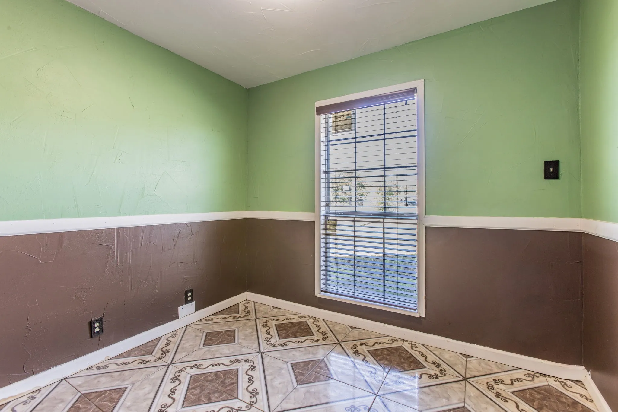 Office For Sale in Mc Lennan County , 3715 Bellmead Drive, Bellmead, Texas 76705, 0, 0, Garage spaces, 0 Sqft, built in 1987, mls#21393937, Real Estate Agent in Bellmead, Homes For Sale in Mc Lennan county, Homes For Sale in Bellmead, Realtor in Bellmead Texas, Real Estate Brokerage Independent Realty Texas, Luminita Cordes Realtor