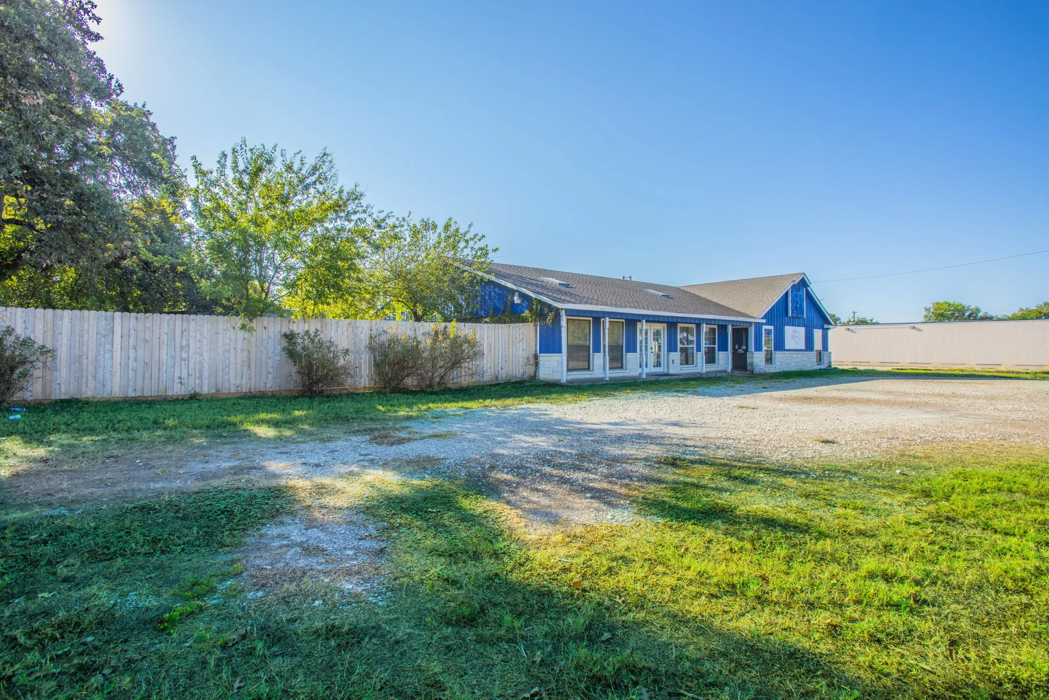 Office For Sale in Mc Lennan County , 3715 Bellmead Drive, Bellmead, Texas 76705, 0, 0, Garage spaces, 0 Sqft, built in 1987, mls#21393937, Real Estate Agent in Bellmead, Homes For Sale in Mc Lennan county, Homes For Sale in Bellmead, Realtor in Bellmead Texas, Real Estate Brokerage Independent Realty Texas, Luminita Cordes Realtor