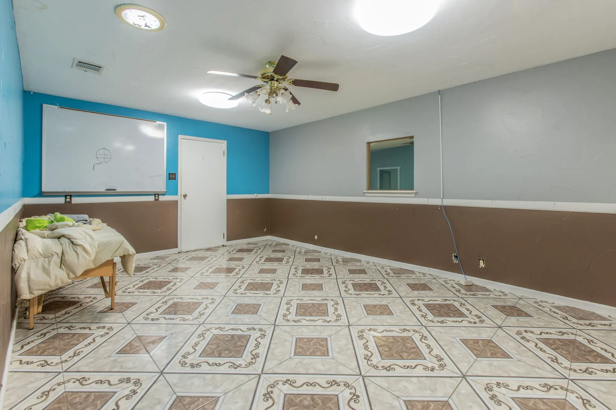Office For Sale in Mc Lennan County , 3715 Bellmead Drive, Bellmead, Texas 76705, 0, 0, Garage spaces, 0 Sqft, built in 1987, mls#21393937, Real Estate Agent in Bellmead, Homes For Sale in Mc Lennan county, Homes For Sale in Bellmead, Realtor in Bellmead Texas, Real Estate Brokerage Independent Realty Texas, Luminita Cordes Realtor