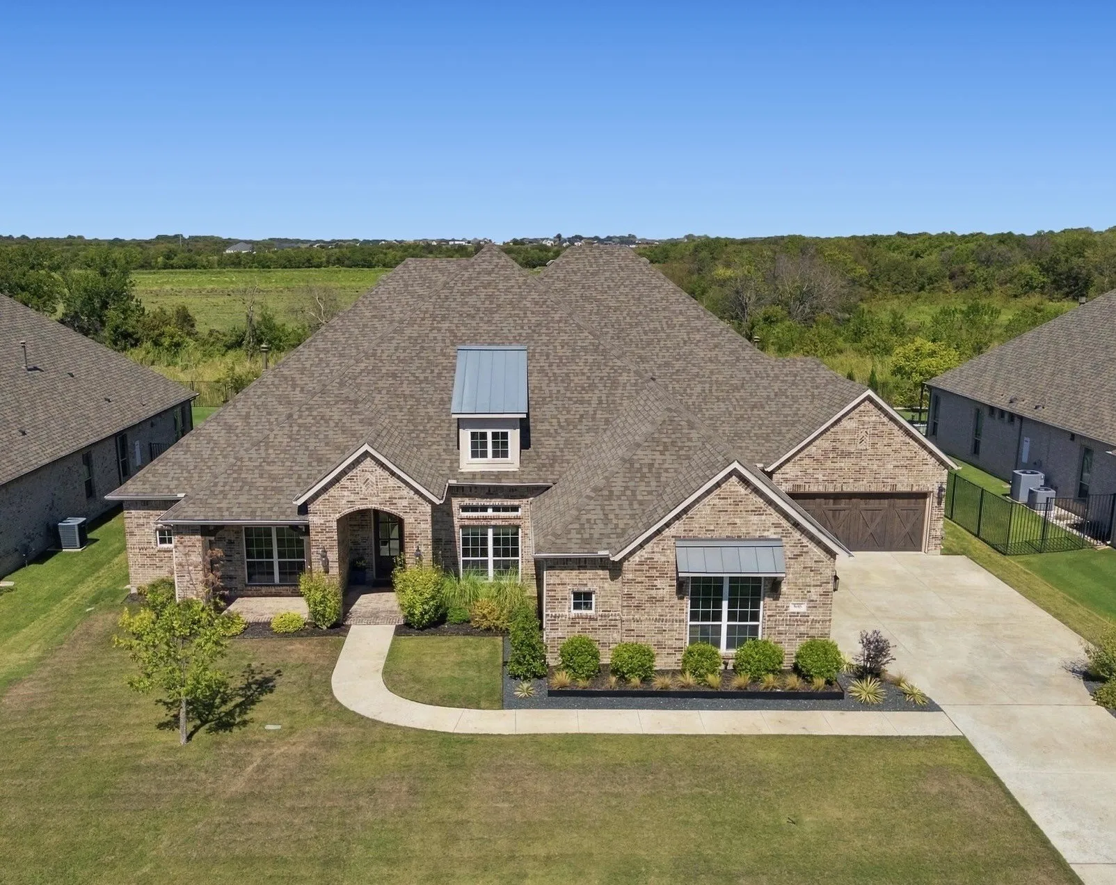 Welcome to 506 Summer Oaks in Breezy Hill!