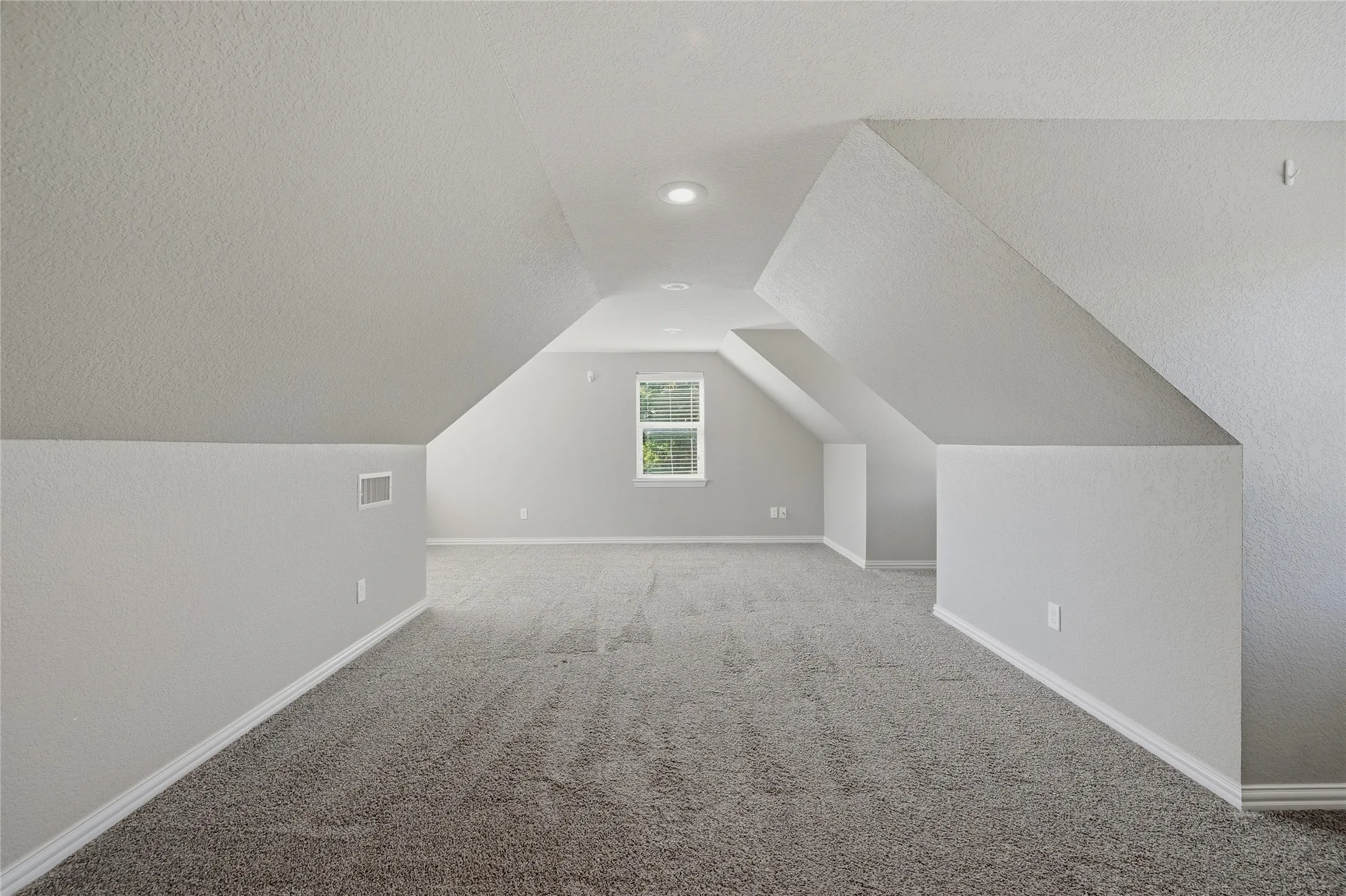 Single Family Residence For Sale in Grayson County , 2130 Park Ridge, Denison, Texas 75020, 3 Bedroom, 3 Bathroom, 2 Garage spaces, 2,623 Sqft, built in 2013, mls#21410468, Real Estate Agent in Denison, Homes For Sale in Grayson county, Homes For Sale in Denison, Realtor in Denison Texas, Real Estate Brokerage Independent Realty Texas, Luminita Cordes Realtor