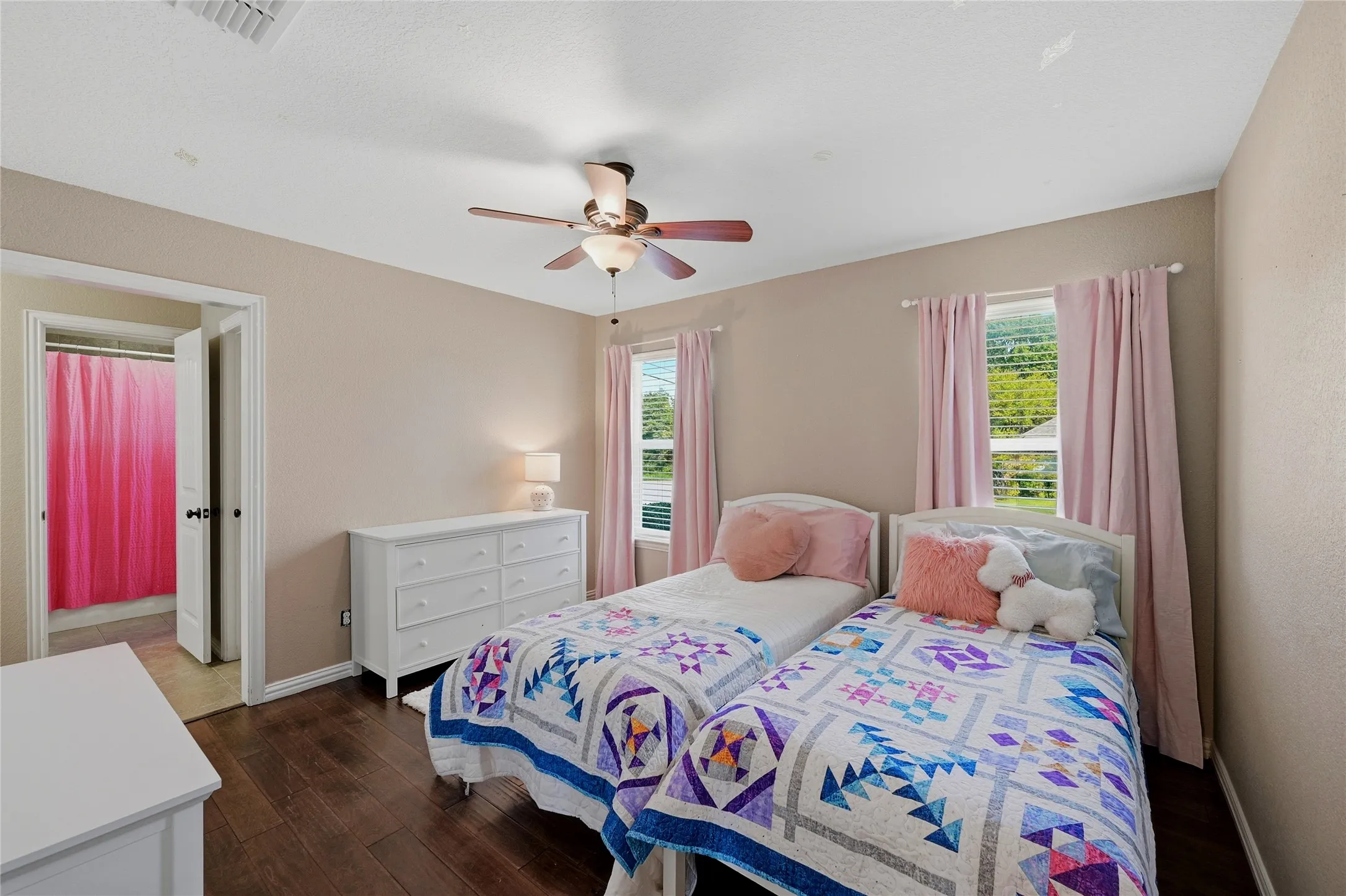 Single Family Residence For Sale in Grayson County , 2130 Park Ridge, Denison, Texas 75020, 3 Bedroom, 3 Bathroom, 2 Garage spaces, 2,623 Sqft, built in 2013, mls#21410468, Real Estate Agent in Denison, Homes For Sale in Grayson county, Homes For Sale in Denison, Realtor in Denison Texas, Real Estate Brokerage Independent Realty Texas, Luminita Cordes Realtor