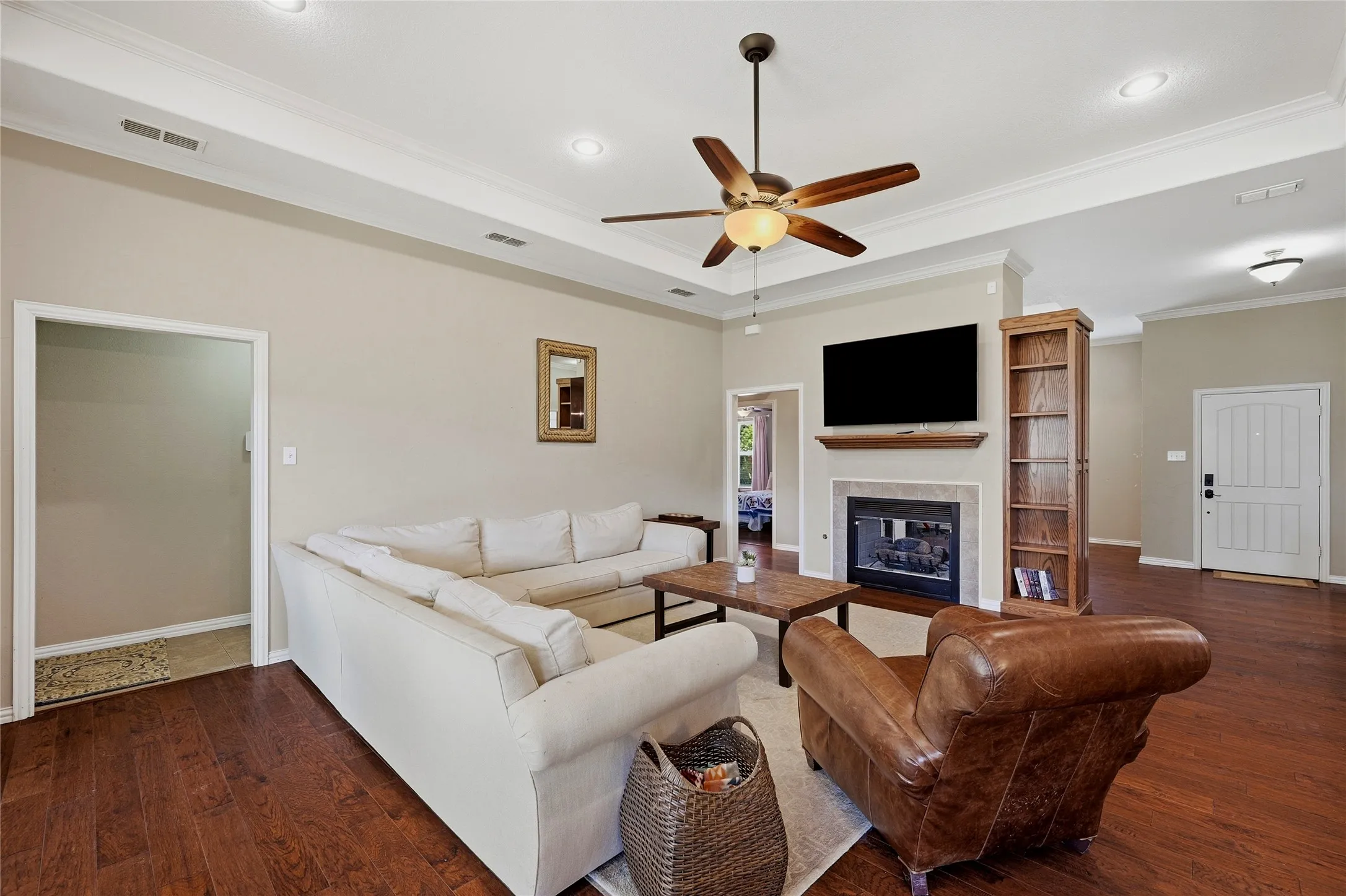 Single Family Residence For Sale in Grayson County , 2130 Park Ridge, Denison, Texas 75020, 3 Bedroom, 3 Bathroom, 2 Garage spaces, 2,623 Sqft, built in 2013, mls#21410468, Real Estate Agent in Denison, Homes For Sale in Grayson county, Homes For Sale in Denison, Realtor in Denison Texas, Real Estate Brokerage Independent Realty Texas, Luminita Cordes Realtor
