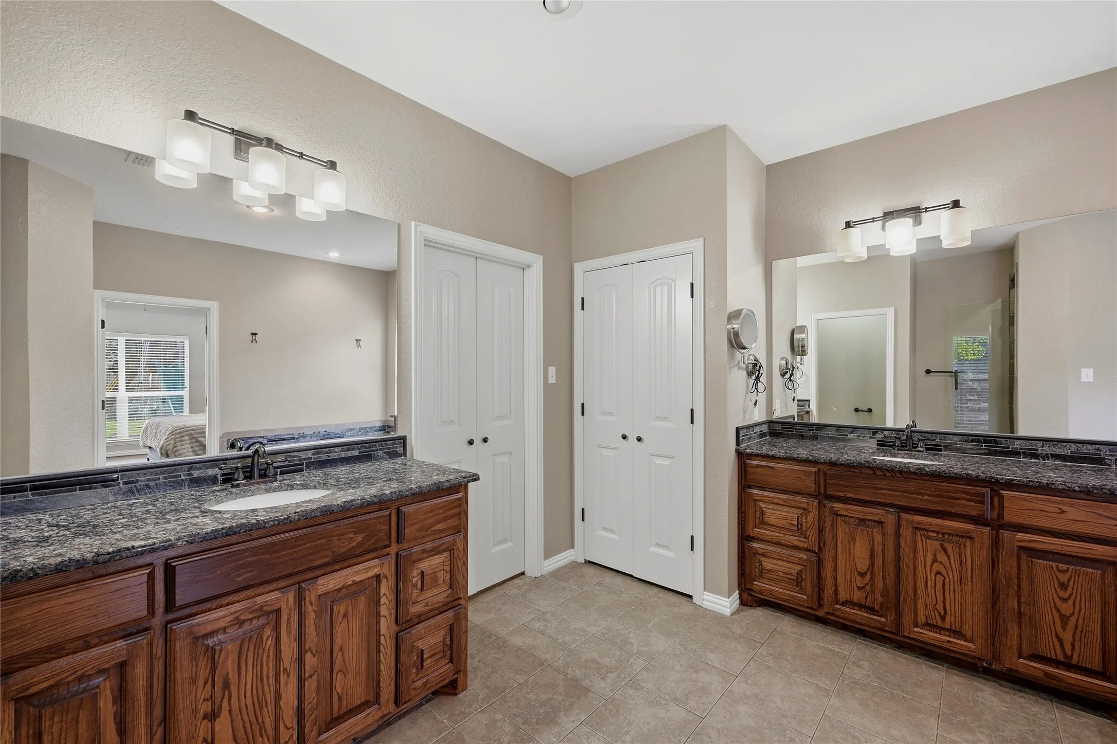 Single Family Residence For Sale in Grayson County , 2130 Park Ridge, Denison, Texas 75020, 3 Bedroom, 3 Bathroom, 2 Garage spaces, 2,623 Sqft, built in 2013, mls#21410468, Real Estate Agent in Denison, Homes For Sale in Grayson county, Homes For Sale in Denison, Realtor in Denison Texas, Real Estate Brokerage Independent Realty Texas, Luminita Cordes Realtor