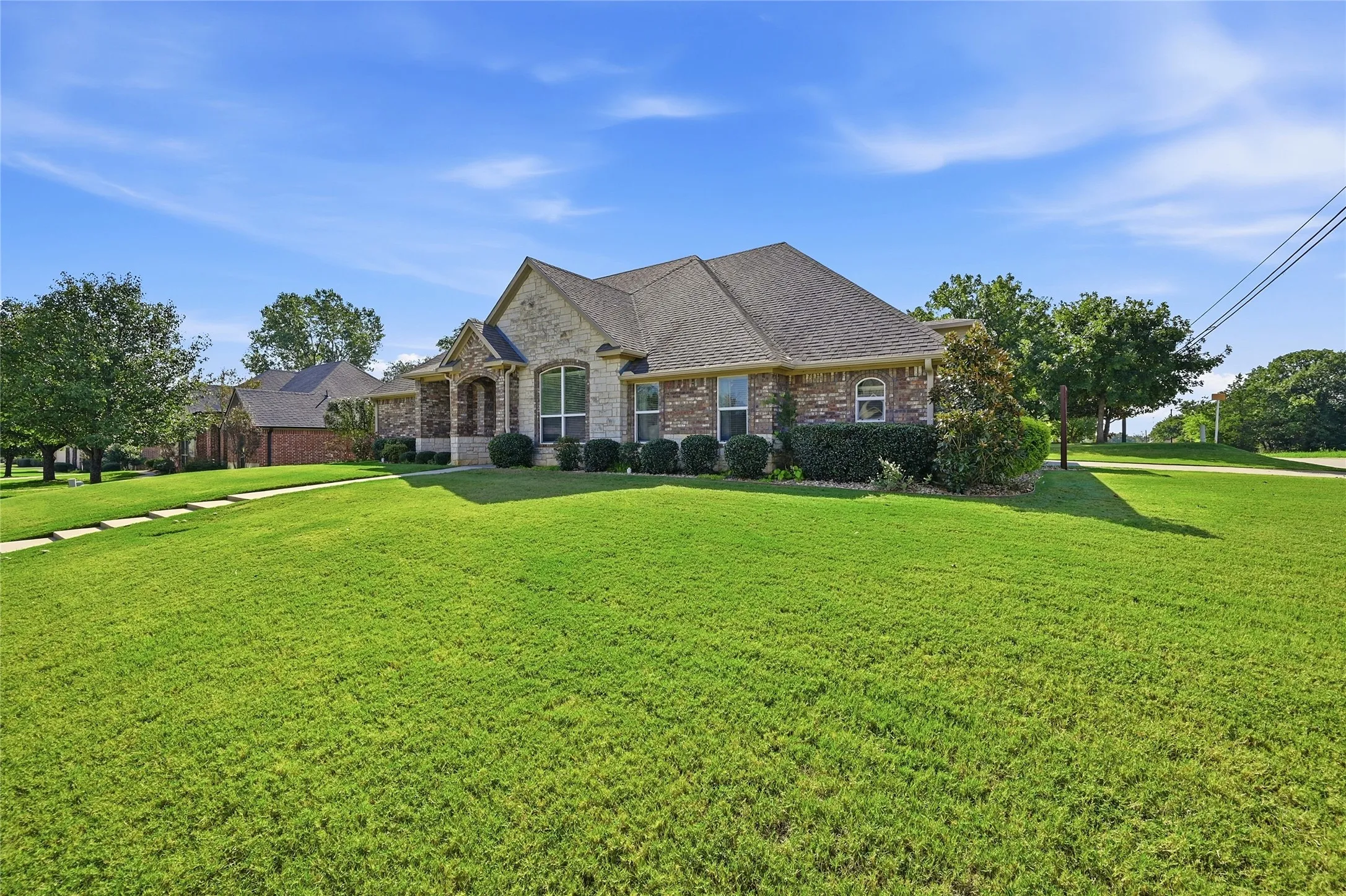 Single Family Residence For Sale in Grayson County , 2130 Park Ridge, Denison, Texas 75020, 3 Bedroom, 3 Bathroom, 2 Garage spaces, 2,623 Sqft, built in 2013, mls#21410468, Real Estate Agent in Denison, Homes For Sale in Grayson county, Homes For Sale in Denison, Realtor in Denison Texas, Real Estate Brokerage Independent Realty Texas, Luminita Cordes Realtor