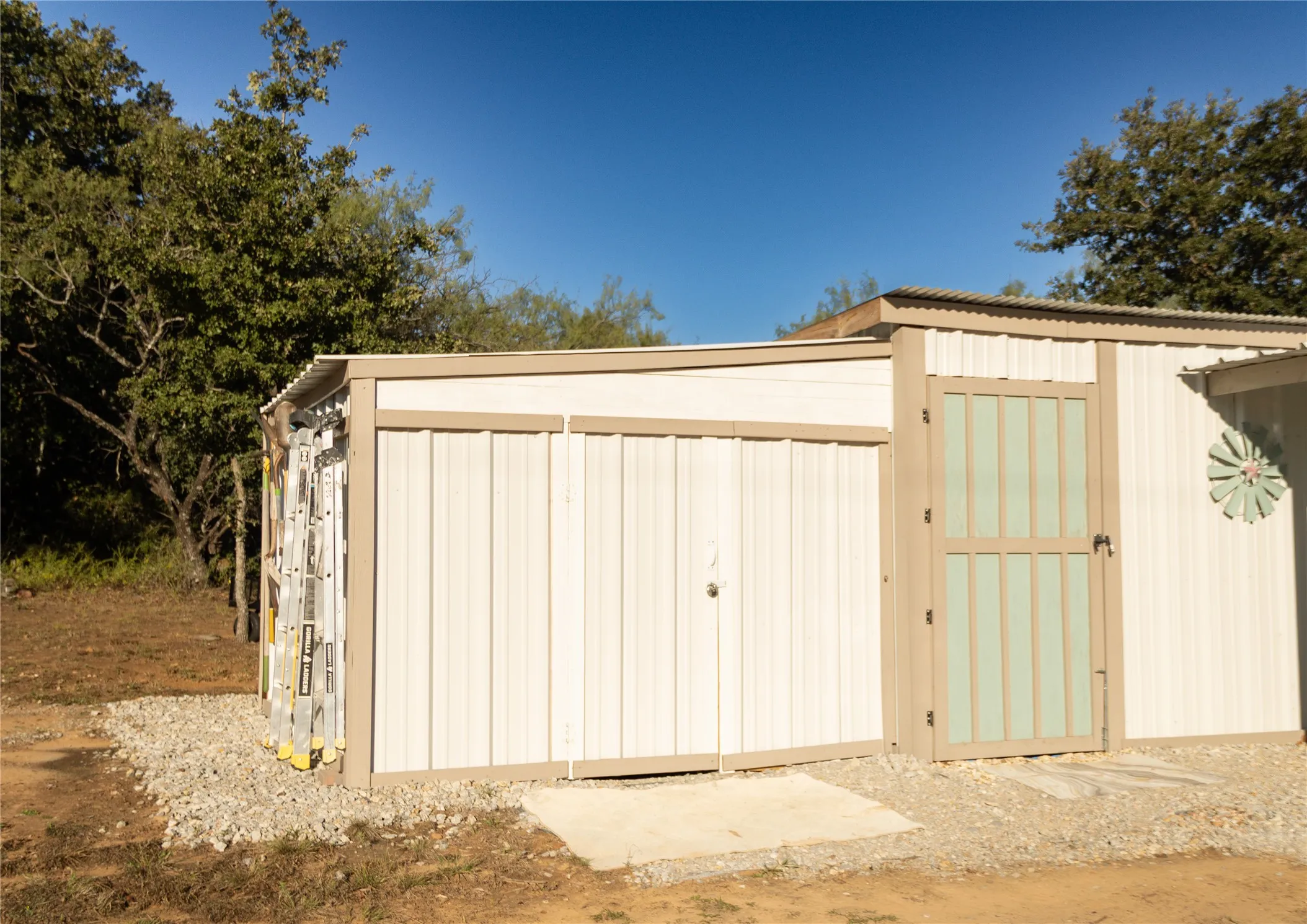 Single Family Residence For Sale in Comanche County , 460 County Road 190, Comanche, Texas 76442, 1 Bedroom, 2 Bathroom, Garage spaces, 725 Sqft, built in 2024, mls#21409218, Real Estate Agent in Comanche, Homes For Sale in Comanche county, Homes For Sale in Comanche, Realtor in Comanche Texas, Real Estate Brokerage Independent Realty Texas, Luminita Cordes Realtor