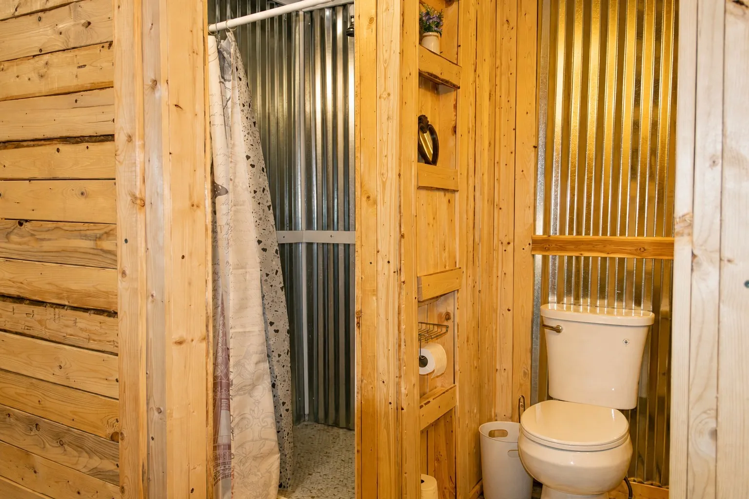 Single Family Residence For Sale in Comanche County , 460 County Road 190, Comanche, Texas 76442, 1 Bedroom, 2 Bathroom, Garage spaces, 725 Sqft, built in 2024, mls#21409218, Real Estate Agent in Comanche, Homes For Sale in Comanche county, Homes For Sale in Comanche, Realtor in Comanche Texas, Real Estate Brokerage Independent Realty Texas, Luminita Cordes Realtor