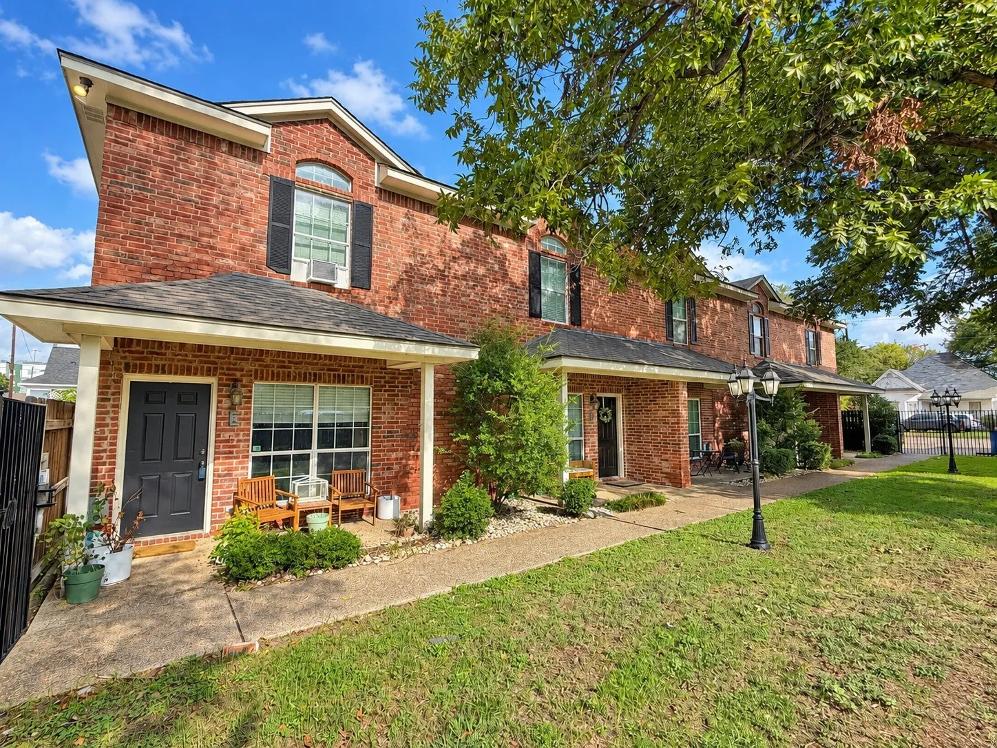 Condominium For Sale in Mc Lennan County , 1809 S 11th Street E, Waco, Texas 76706, 2 Bedroom, 3 Bathroom, Garage spaces, 1,282 Sqft, built in 2002, mls#21397574, Real Estate Agent in Waco, Homes For Sale in Mc Lennan county, Homes For Sale in Waco, Realtor in Waco Texas, Real Estate Brokerage Independent Realty Texas, Luminita Cordes Realtor
