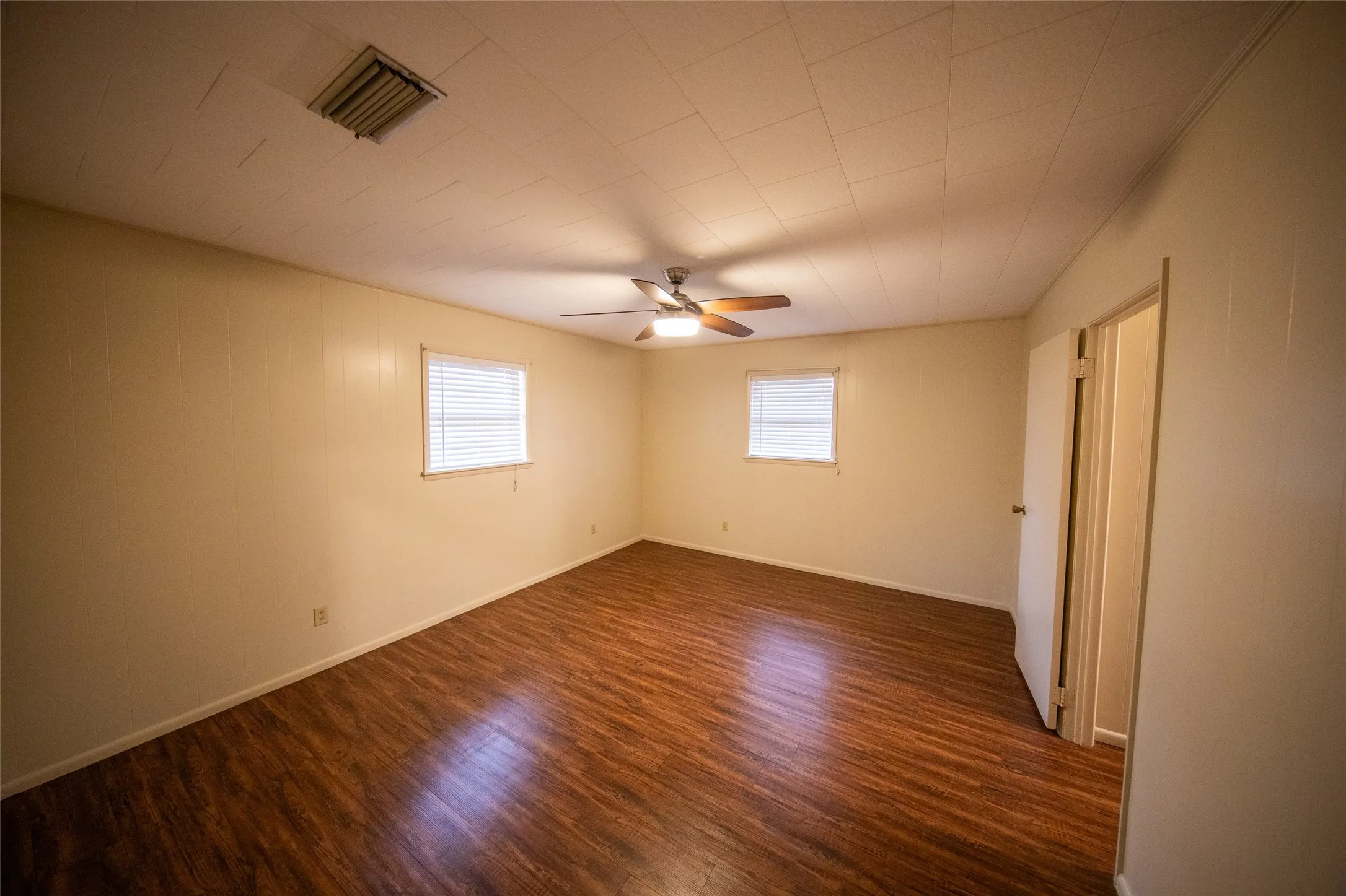 Farm For Sale in Camp County , 2529 W Highway 11, Pittsburg, Texas 75686, 3 Bedroom, 2 Bathroom, 3 Garage spaces, 1,753 Sqft, built in 0, mls#21409894, Real Estate Agent in Pittsburg, Homes For Sale in Camp county, Homes For Sale in Pittsburg, Realtor in Pittsburg Texas, Real Estate Brokerage Independent Realty Texas, Luminita Cordes Realtor