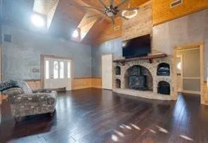 Mobile Home For Rent in Hunt County , 266 Slaughter Lane, Caddo Mills, Texas 75135, 3 Bedroom, 3 Bathroom, 2 Garage spaces, 3,027 Sqft, built in 1994, mls#21410899, Real Estate Agent in Caddo Mills, Homes For Rent in Hunt county, Homes For Rent in Caddo Mills, Realtor in Caddo Mills Texas, Real Estate Brokerage Independent Realty Texas, Luminita Cordes Realtor