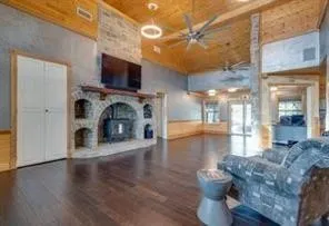 Mobile Home For Rent in Hunt County , 266 Slaughter Lane, Caddo Mills, Texas 75135, 3 Bedroom, 3 Bathroom, 2 Garage spaces, 3,027 Sqft, built in 1994, mls#21410899, Real Estate Agent in Caddo Mills, Homes For Rent in Hunt county, Homes For Rent in Caddo Mills, Realtor in Caddo Mills Texas, Real Estate Brokerage Independent Realty Texas, Luminita Cordes Realtor